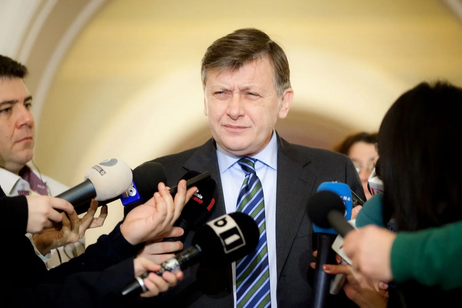 Campanie pro-rusească în Moldova și întrebări critice ale lui Antonescu despre apărare România Republica Moldova | sursa foto: HotNews Campanie pro-rusească în Moldova și întrebări critice ale lui Antonescu despre apărare România Republica Moldova | sursa foto: HotNews