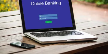 Bănci digitale: avantaje și dezavantaje | sursa foto: Adevarul Bănci digitale: avantaje și dezavantaje | sursa foto: Adevarul