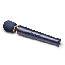 Massagestab „Petite Rechargeable Vibrating Massager“ in Reisegröße Massagestab „Petite Rechargeable Vibrating Massager“ in Reisegröße