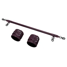 Spreizstange „Entwined Passion“ mit Fußfesseln Spreizstange „Entwined Passion“ mit Fußfesseln