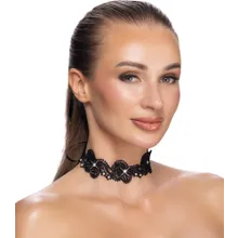 Halsband aus Stickerei in Spitzenoptik Halsband aus Stickerei in Spitzenoptik