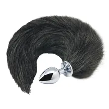 Analplug „Black & White Fox Tail“ aus Metall mit Schweif am Stopper Analplug „Black & White Fox Tail“ aus Metall mit Schweif am Stopper