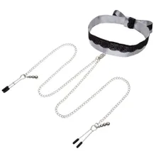 Halsband mit Nippelklemmen „Play Nice Satin Collar & Nipple Clamps“ Halsband mit Nippelklemmen „Play Nice Satin Collar & Nipple Clamps“
