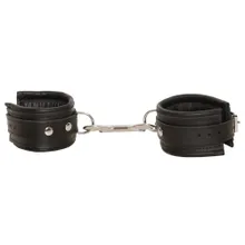 Handfessel aus Leder, weich gepolstert, für schmale Handgelenke Handfessel aus Leder, weich gepolstert, für schmale Handgelenke