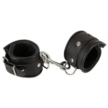 Handfessel aus Leder, gepolstert Handfessel aus Leder, gepolstert