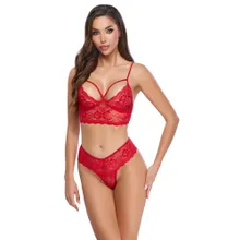 Bralette plus Riostring aus weicher roter Stretch-Spitze Bralette plus Riostring aus weicher roter Stretch-Spitze