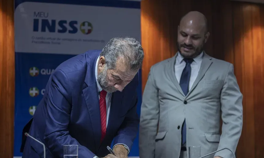 Aposentadoria sem depender do INSS: simulação mostra quanto investir por mês para receber R$ 58 mil Aposentadoria sem depender do INSS: simulação mostra quanto investir por mês para receber R$ 58 mil