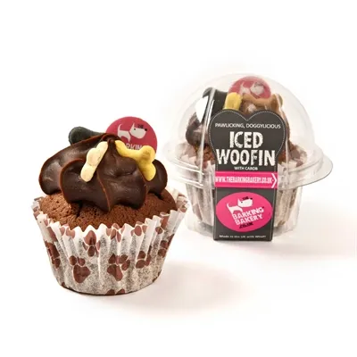 THE BARKING BAKERY VANILLA WOOFIN MET CAROB GLAZUUR THE BARKING BAKERY VANILLA WOOFIN MET CAROB GLAZUUR