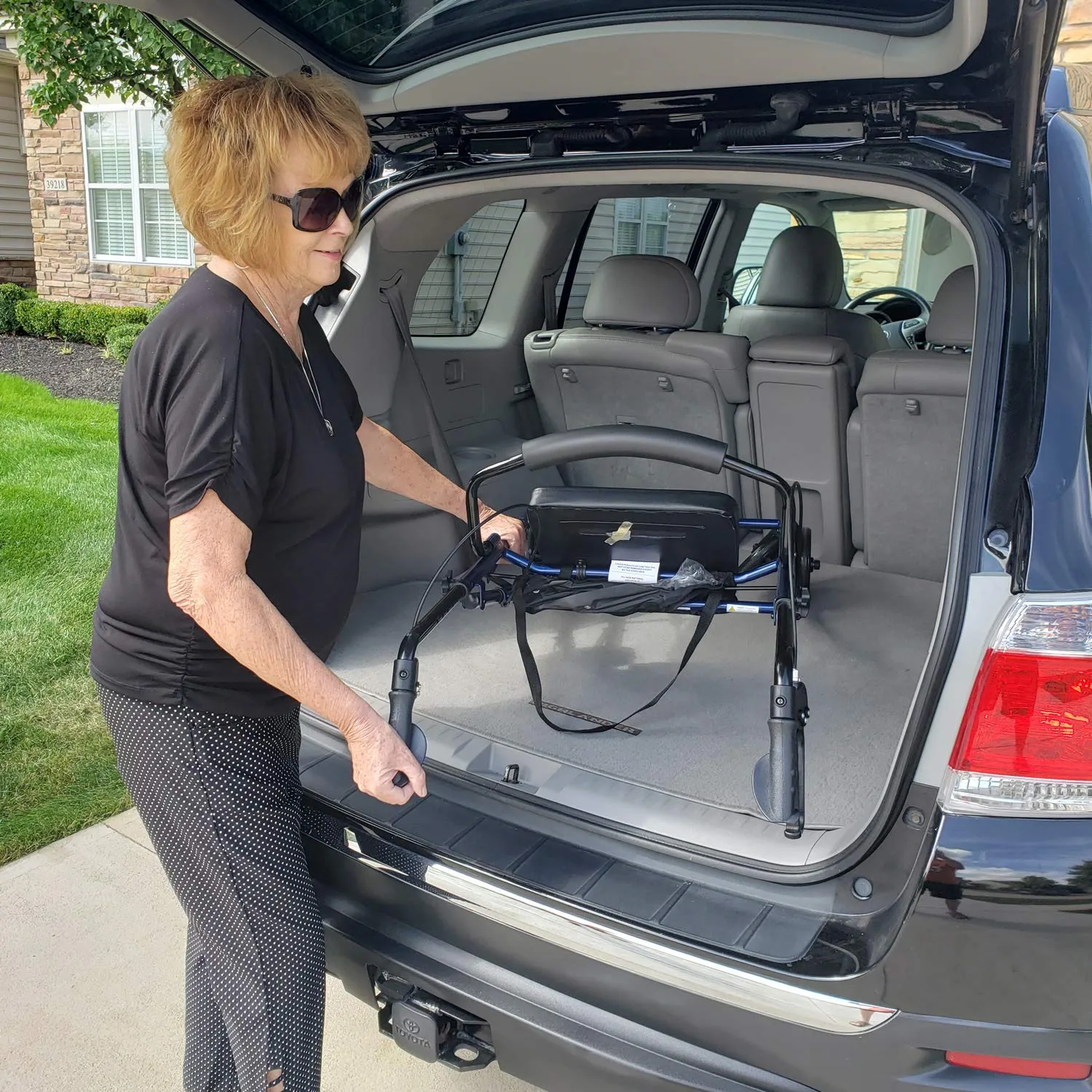 ProBasics Standard Aluminum Rollator with 6" Wheels - Image 4