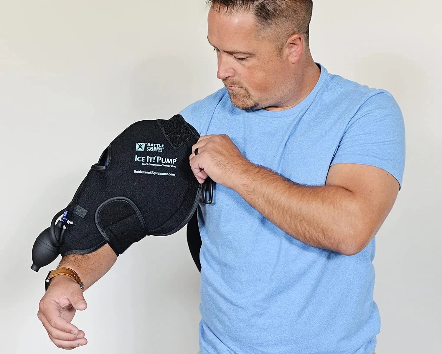 Battle Creek Ice It! Pump - Cold & Compression Therapy Wrap For Shoulders - Image 2