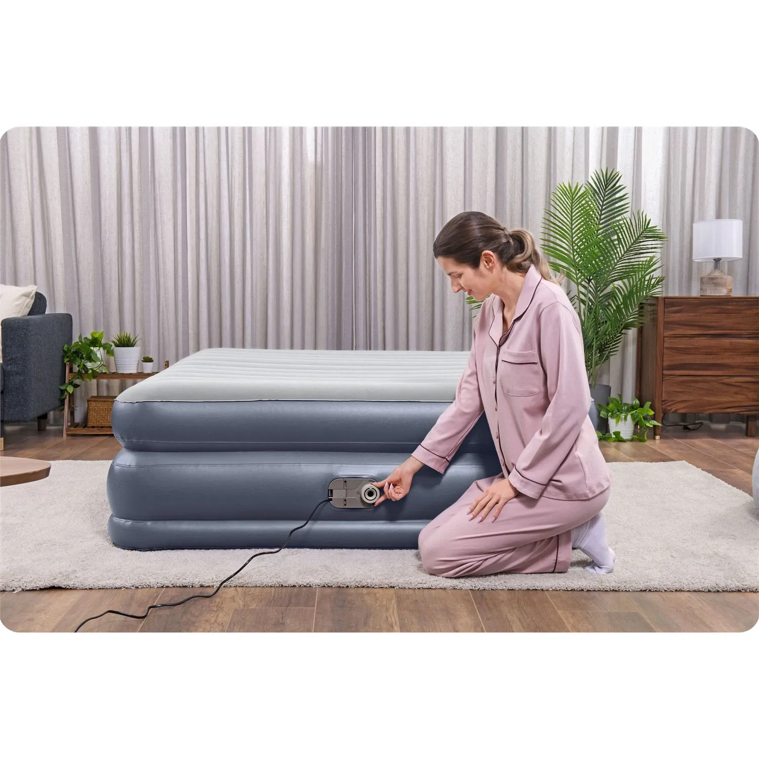 Pripučiamas čiužinys 203x152x51 cm su įmontuotu elektriniu siurbliu Bestway 67925 - nuotrauka 1