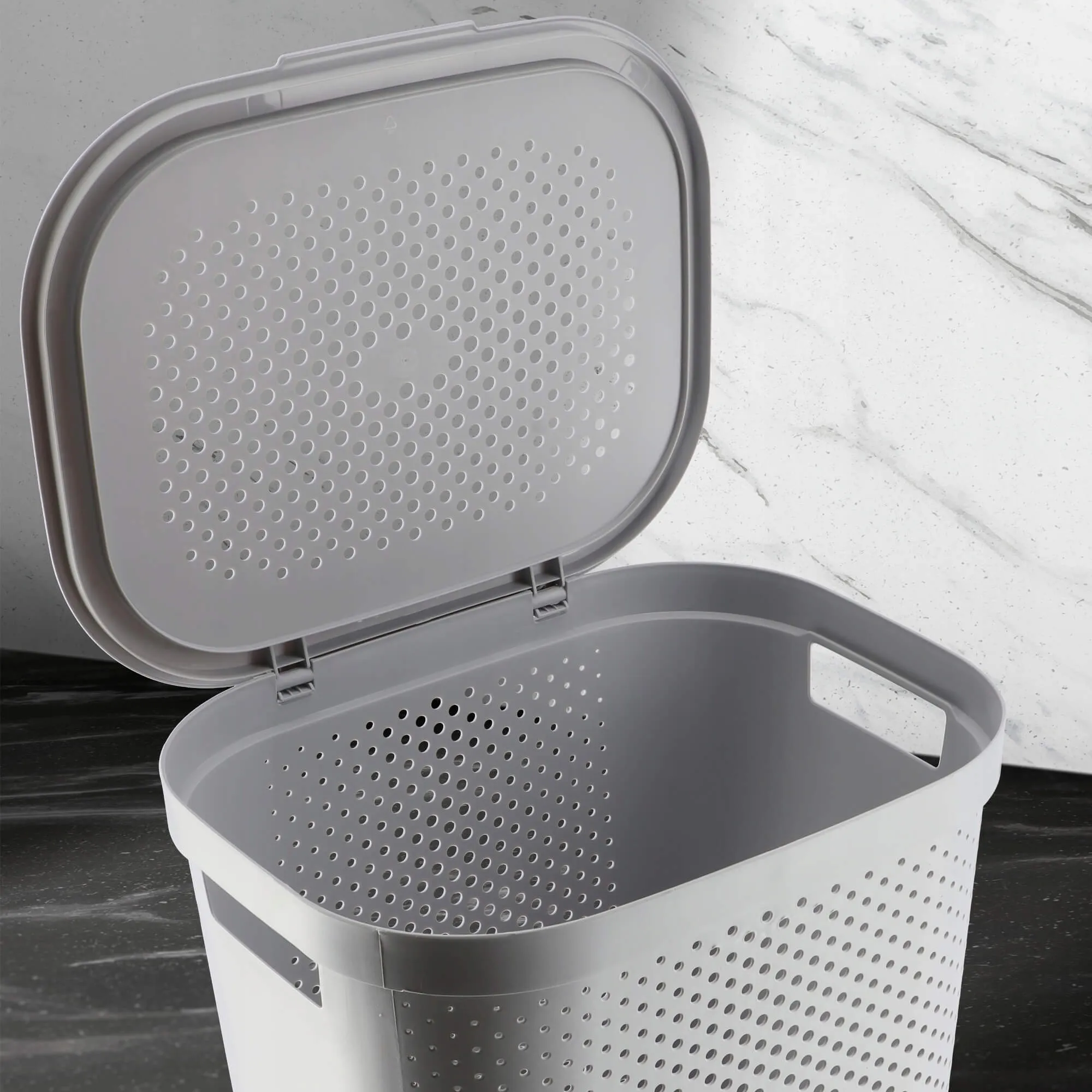 60 litrų krepšys su dangčiu + 45 litrų konteineris „Curver Infinity“, šviesiai pilkas