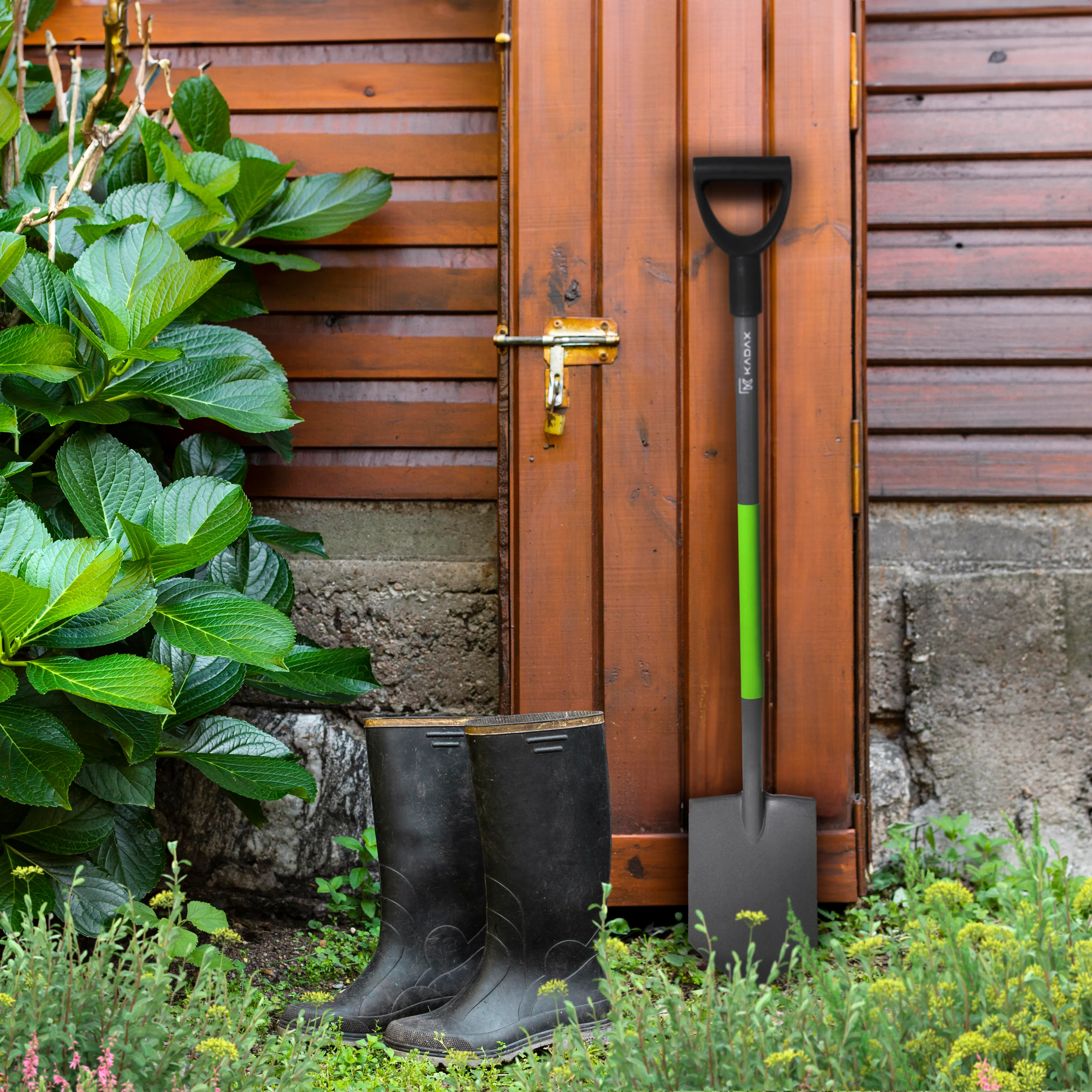 Aalen sodo kastuvas su metaliniu kotu