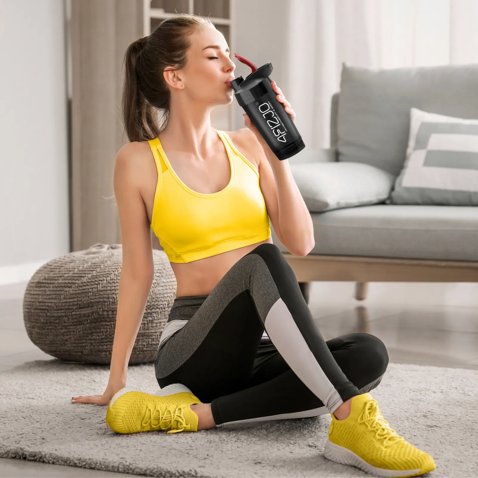 ULTRA sportinis maisto papildų plaktuvas 700 ml