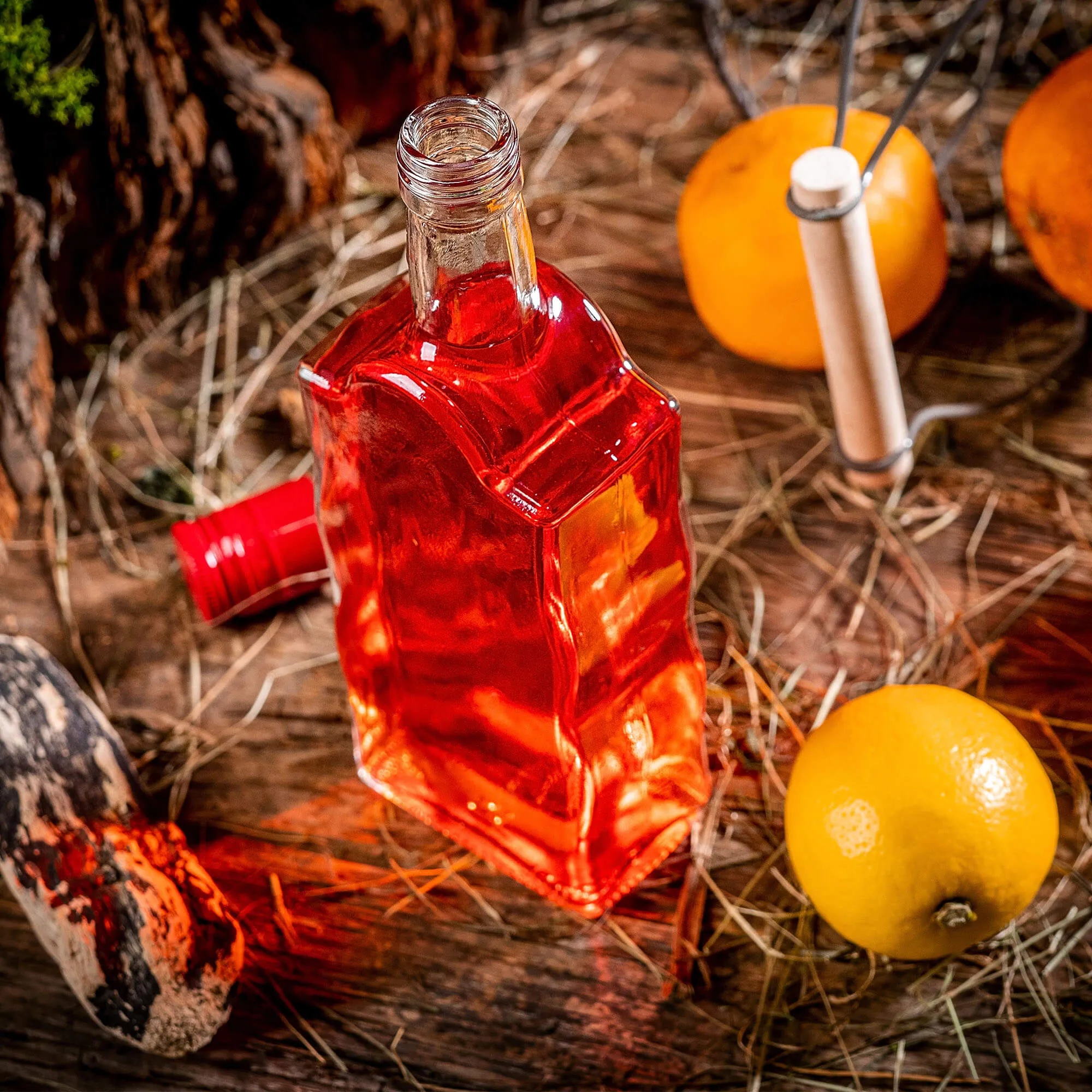 Fala stiklinis tinktūros buteliukas 500 ml su ilgu raudonu dangteliu 1 vnt.