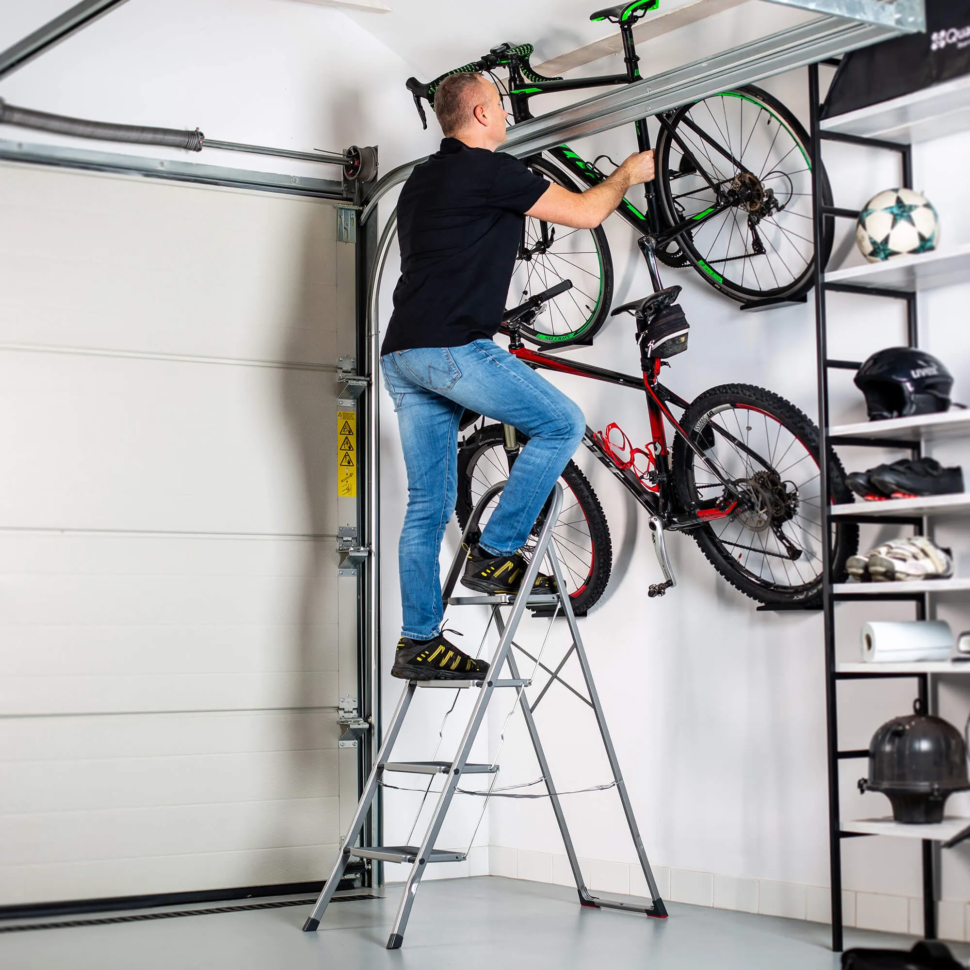 „Toro“ plieninės kopėčios su platforma, 4 laipteliai, 150 kg