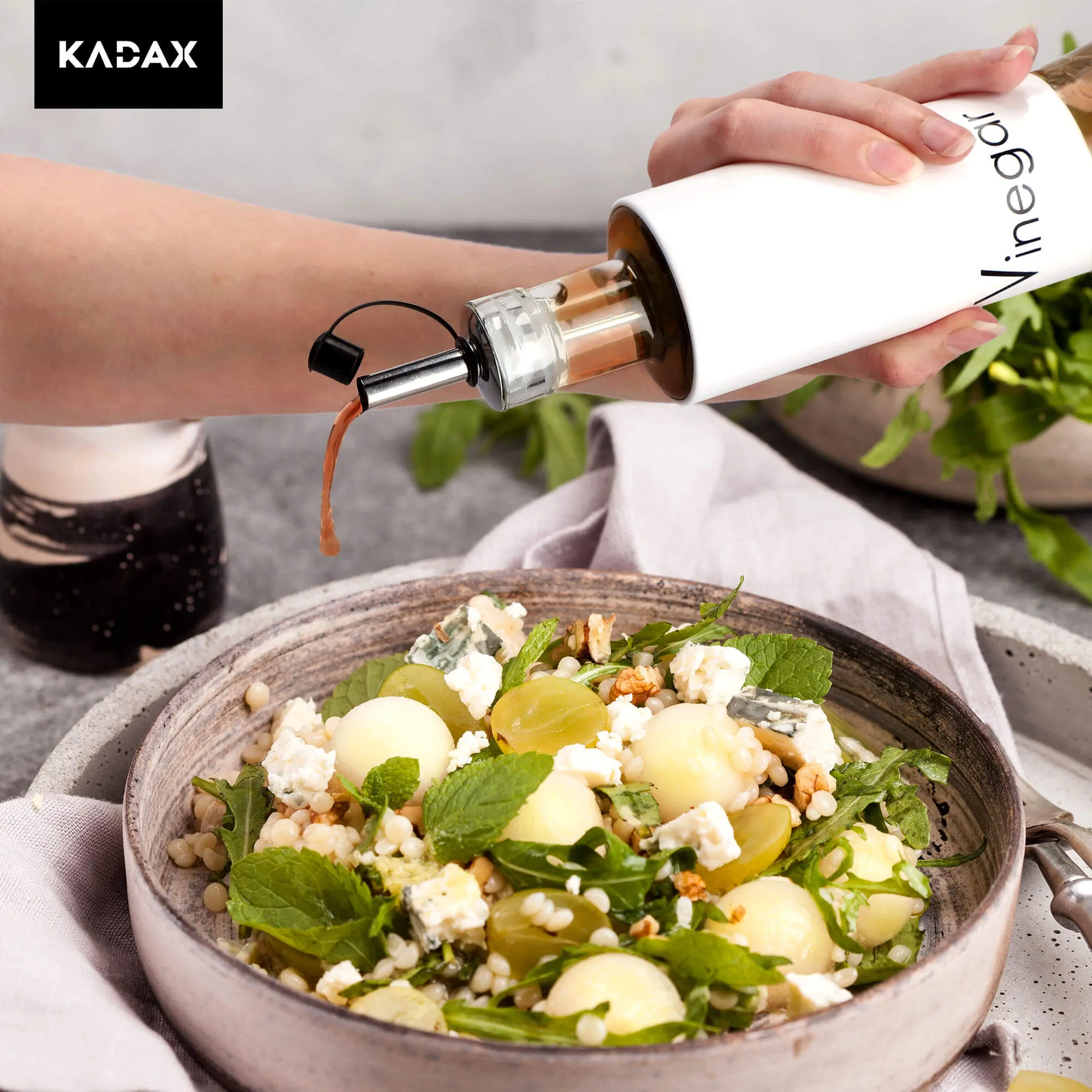 Alyvuogių aliejaus ir aliejaus su dozatoriumi buteliai po 280 ml, 2 vnt.