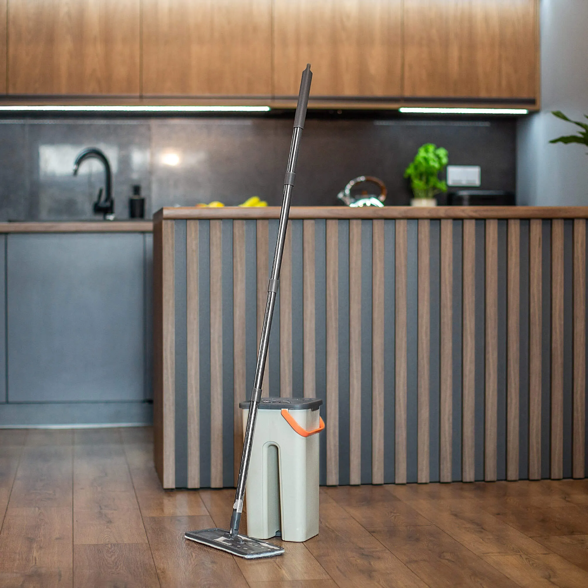 Gras plokščių grindų šluostė 135 cm