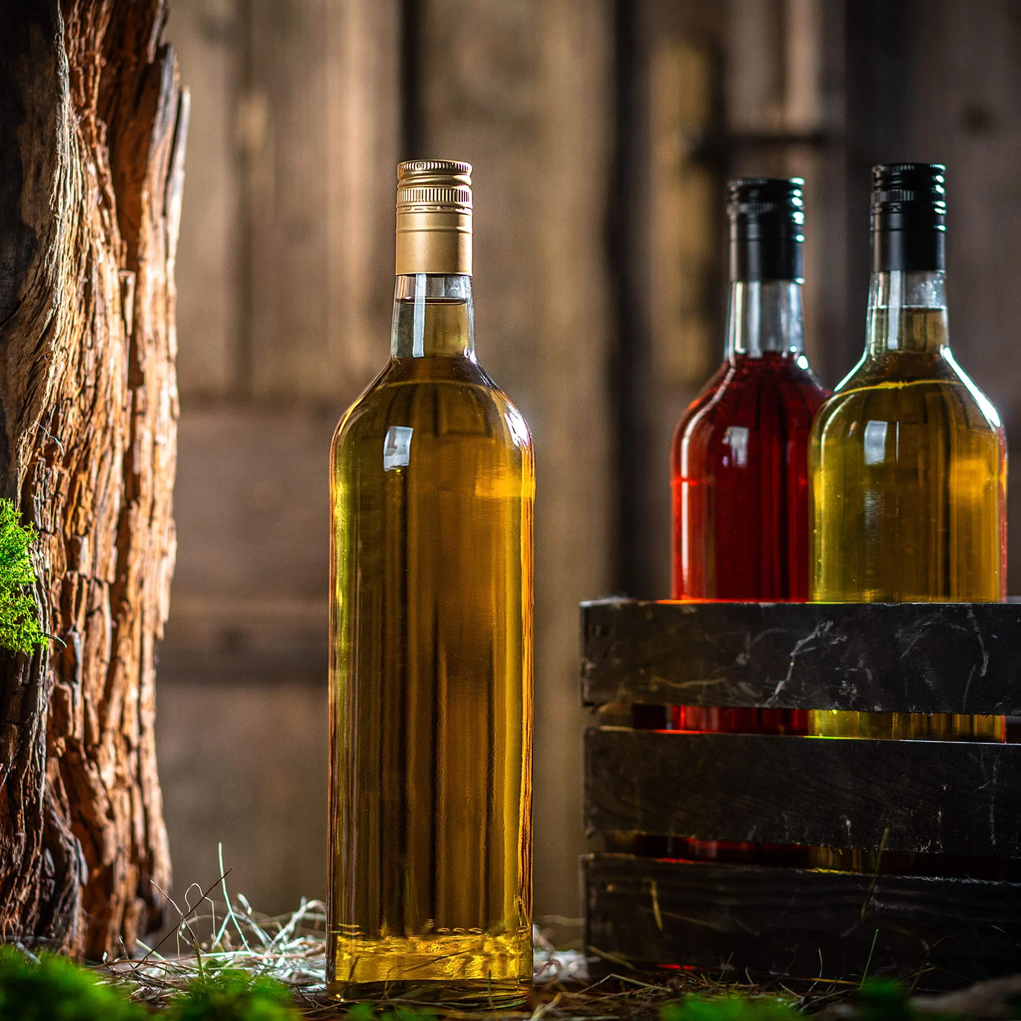 Monopol stikliniai buteliai 1000 ml su ilgu auksiniu dangteliu, 10 vnt.