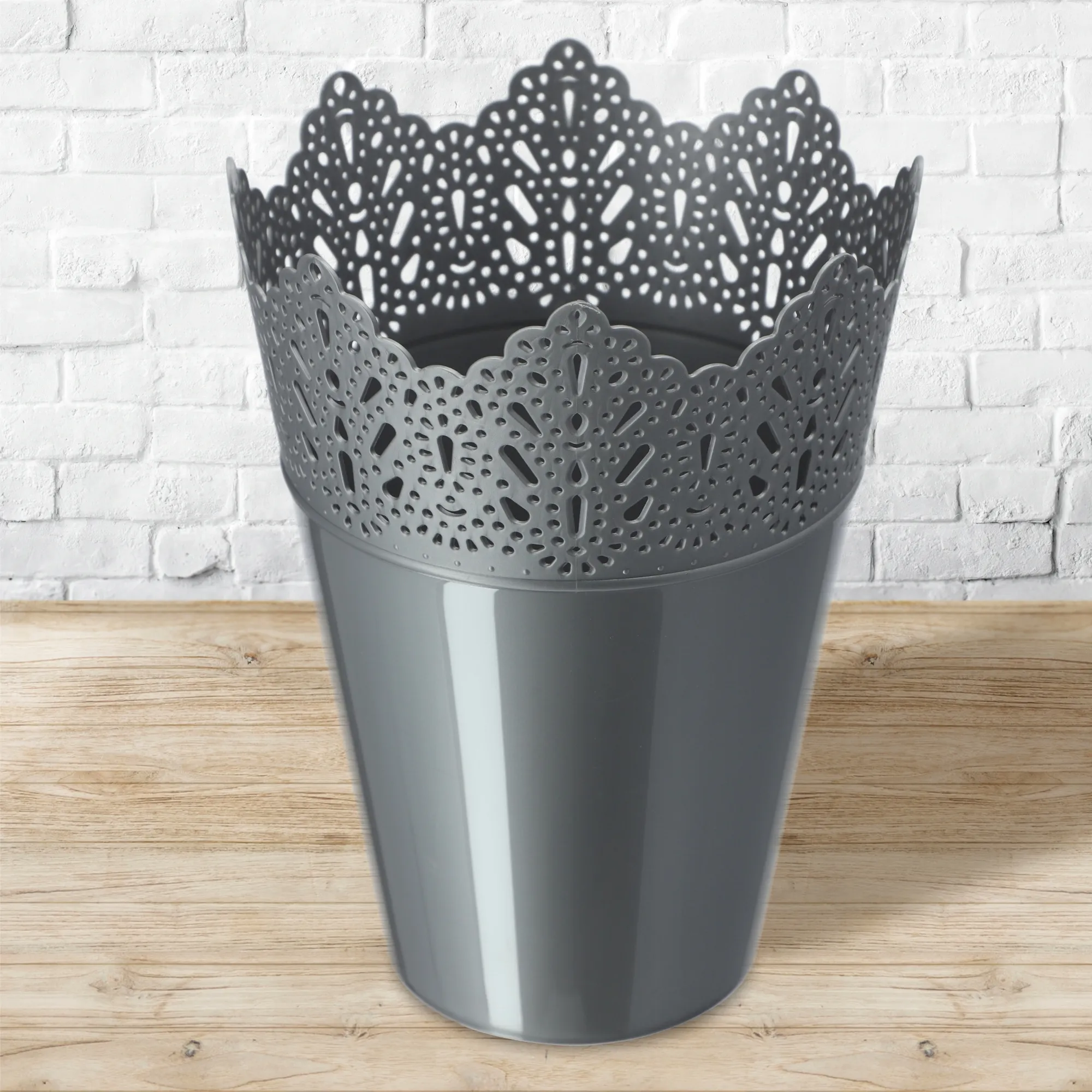 Calade gėlių vazonas su nėriniais 12 x 15 cm