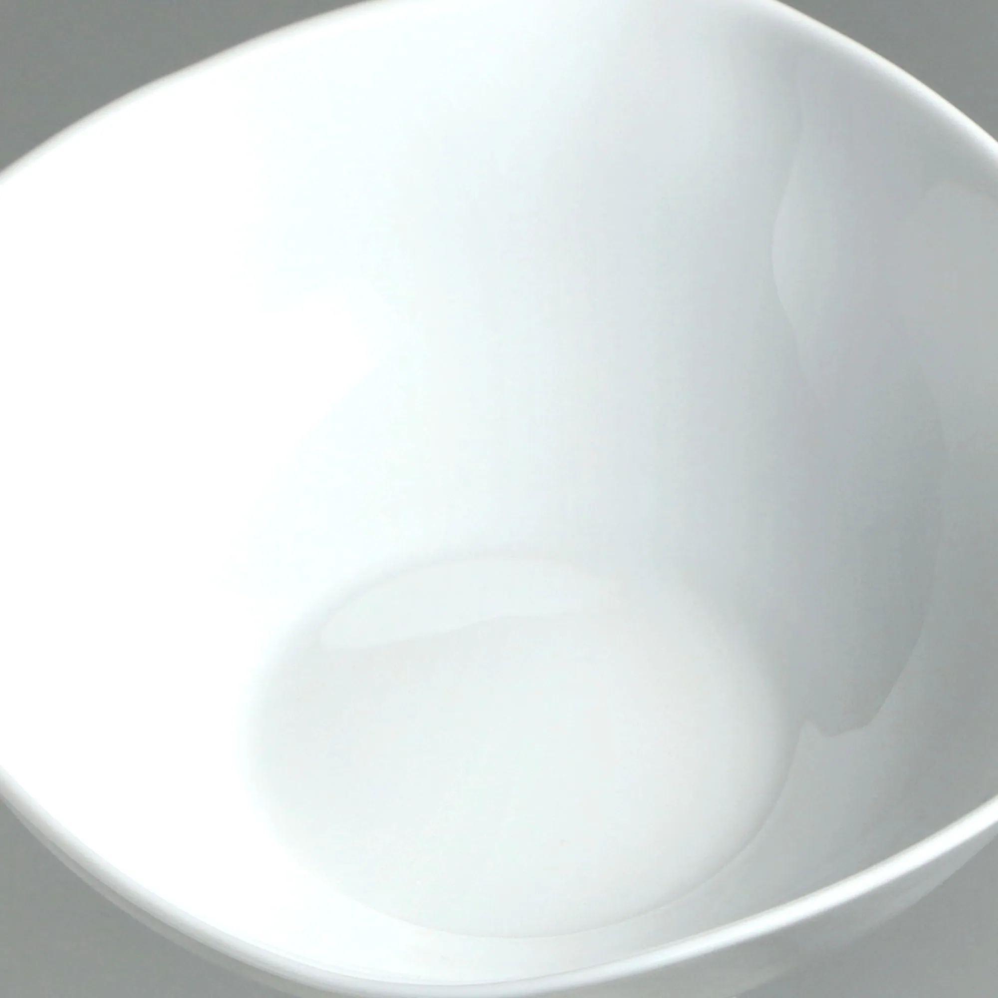 Baltas stiklinis salotų dubenėlis 17 cm, 3 vnt.