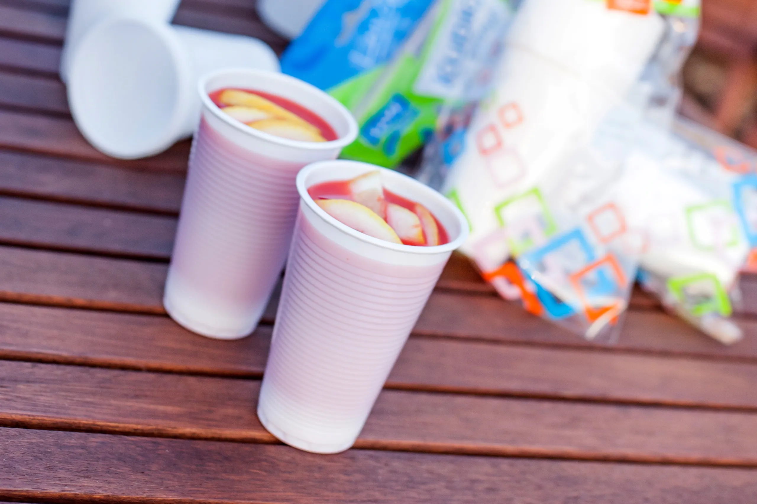 Vienkartiniai „Ravi“ puodeliai šaltiems gėrimams, 12 vnt.