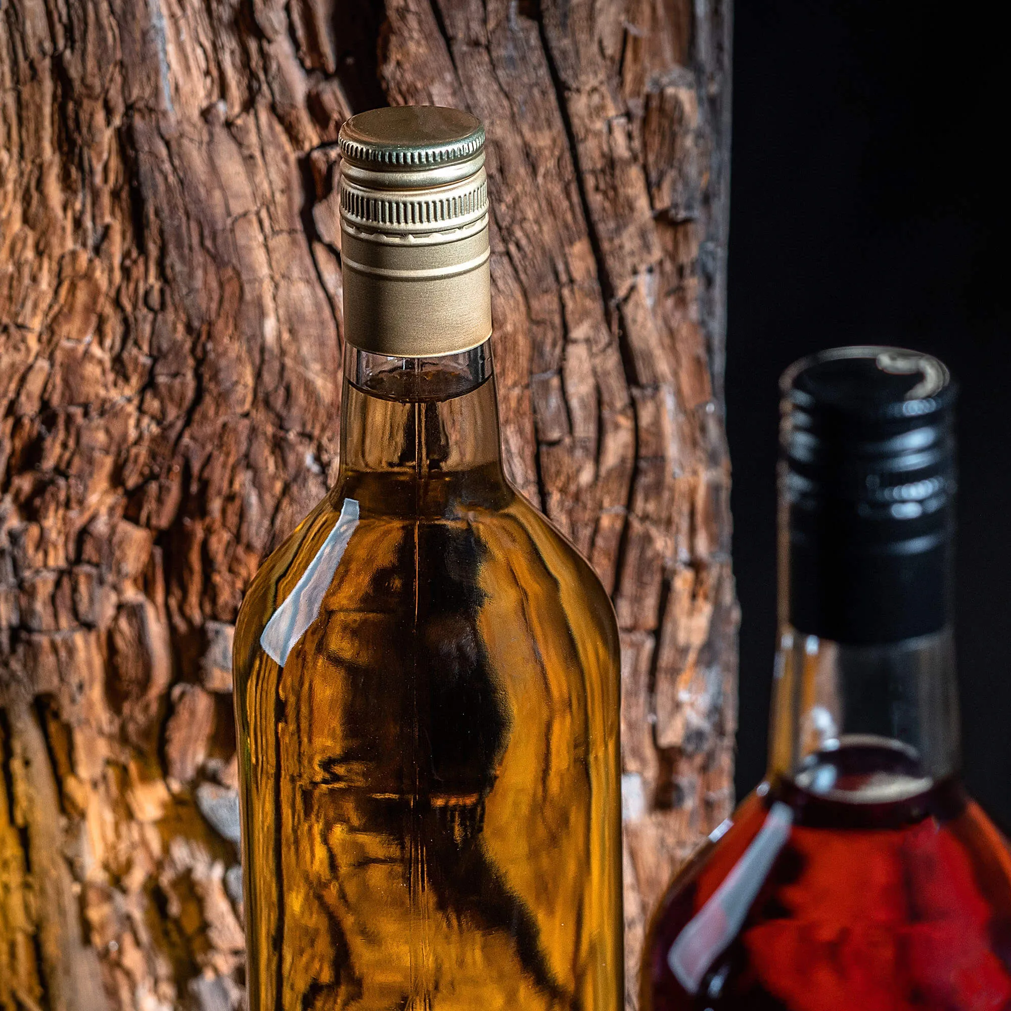 Monopol stikliniai buteliai 1000 ml su ilgu juodu dangteliu, 40 vnt.