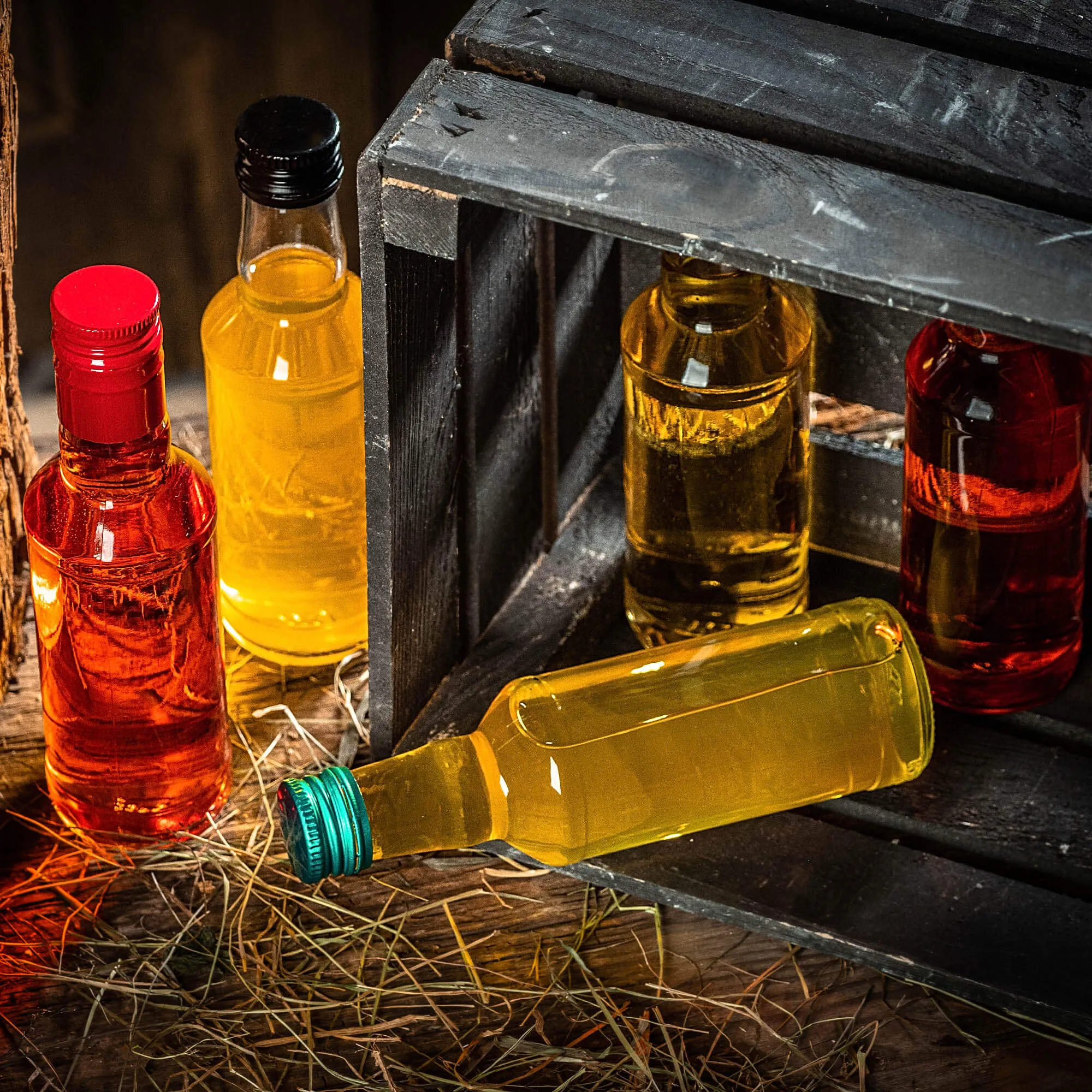 Monopol stikliniai buteliai 200 ml su ilgu auksiniu dangteliu, 100 vnt.