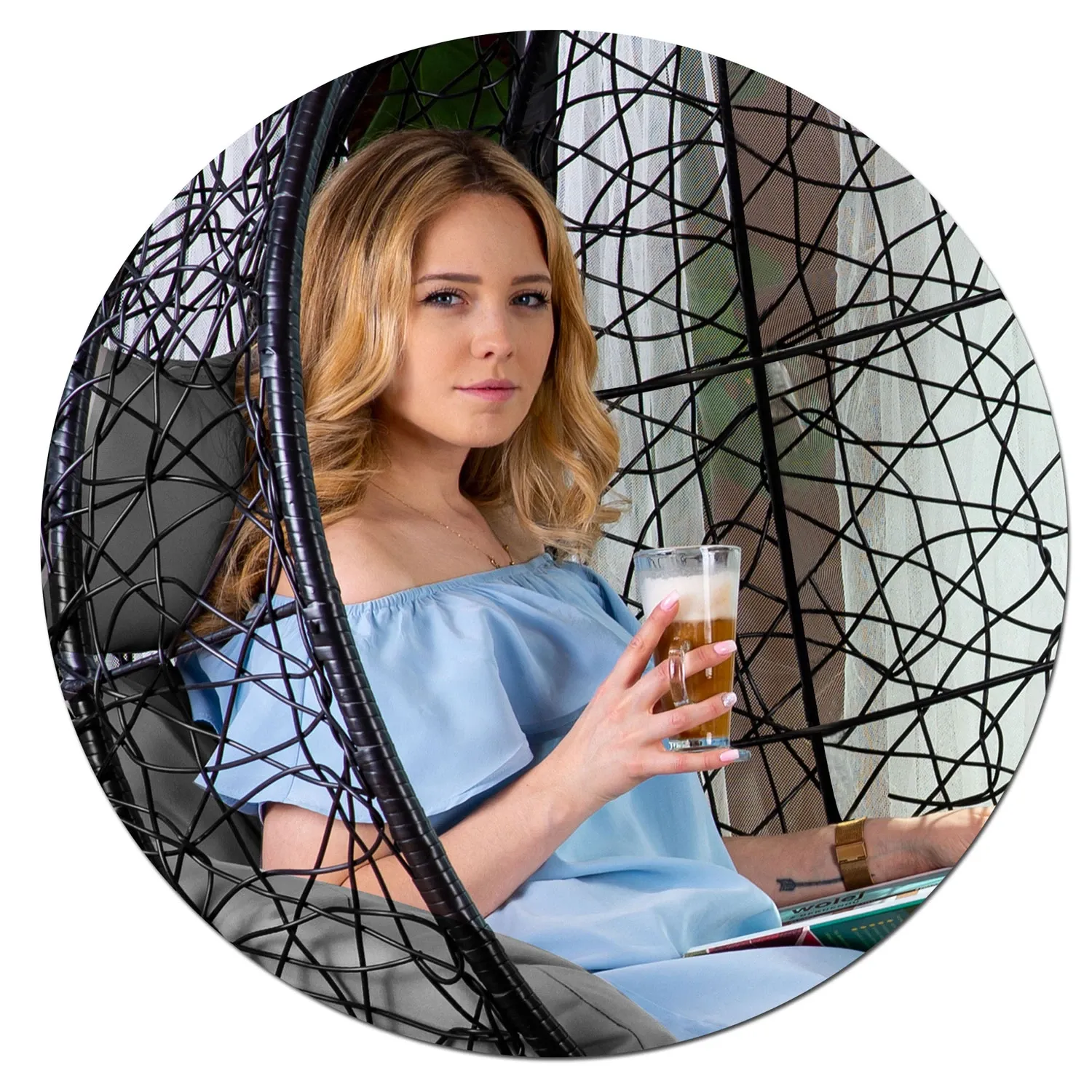 Brava juoda pakabinama sodo kėdė + pilkos Sofotel pagalvėlės - nuotrauka 1