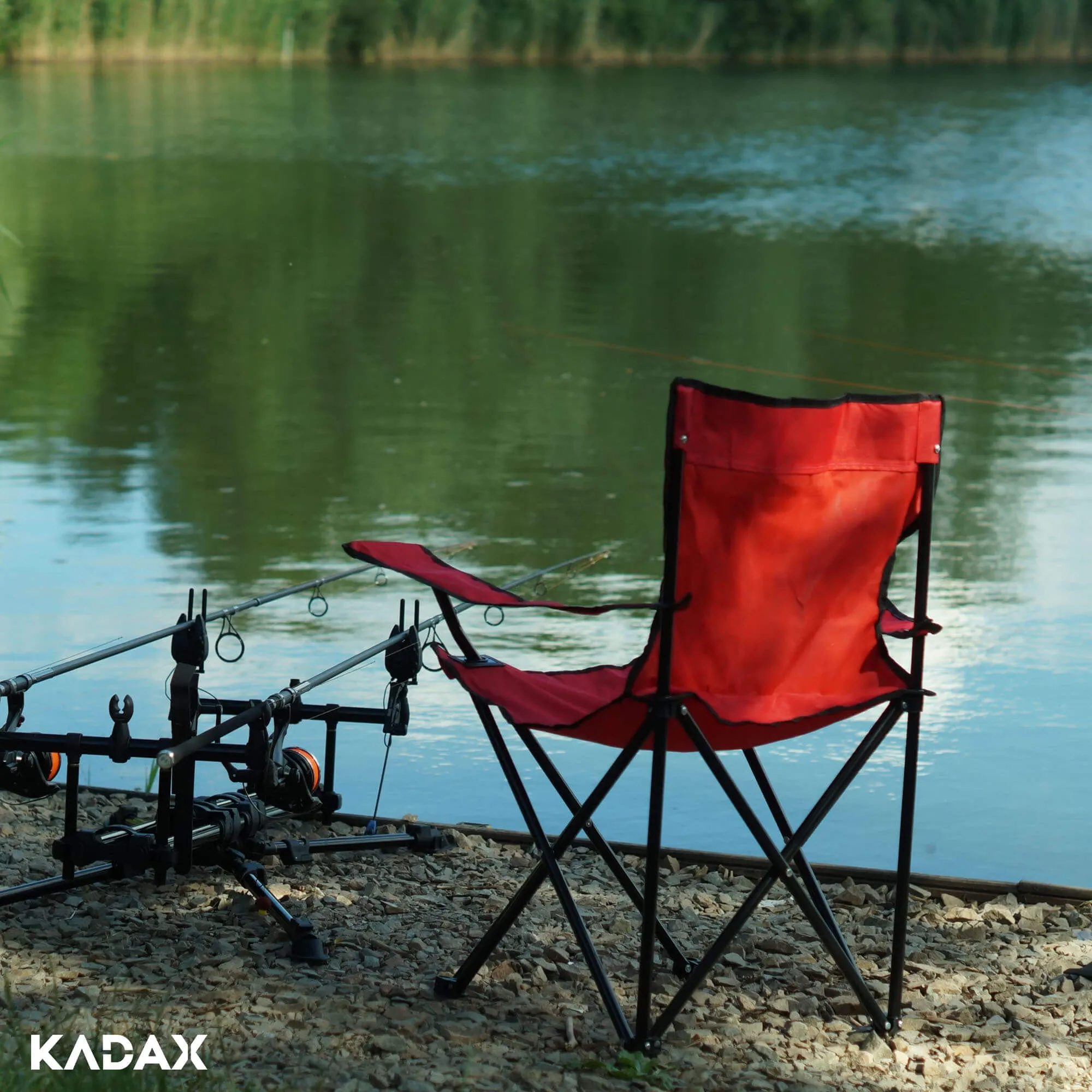 Sulankstoma žvejybinė kėdė 82 x 79 cm, raudona