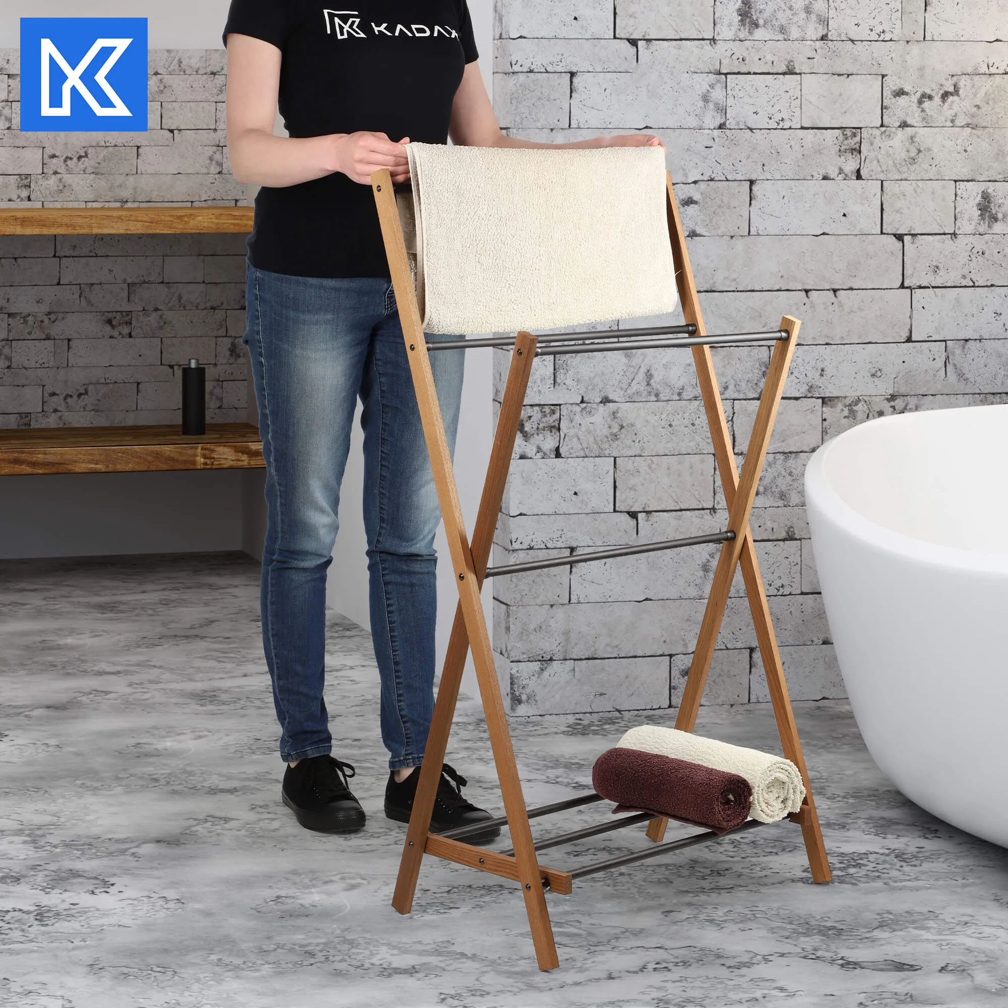 „Ferrara“ vonios kambario komplektas su rankšluosčių kabykla ir džiovykle