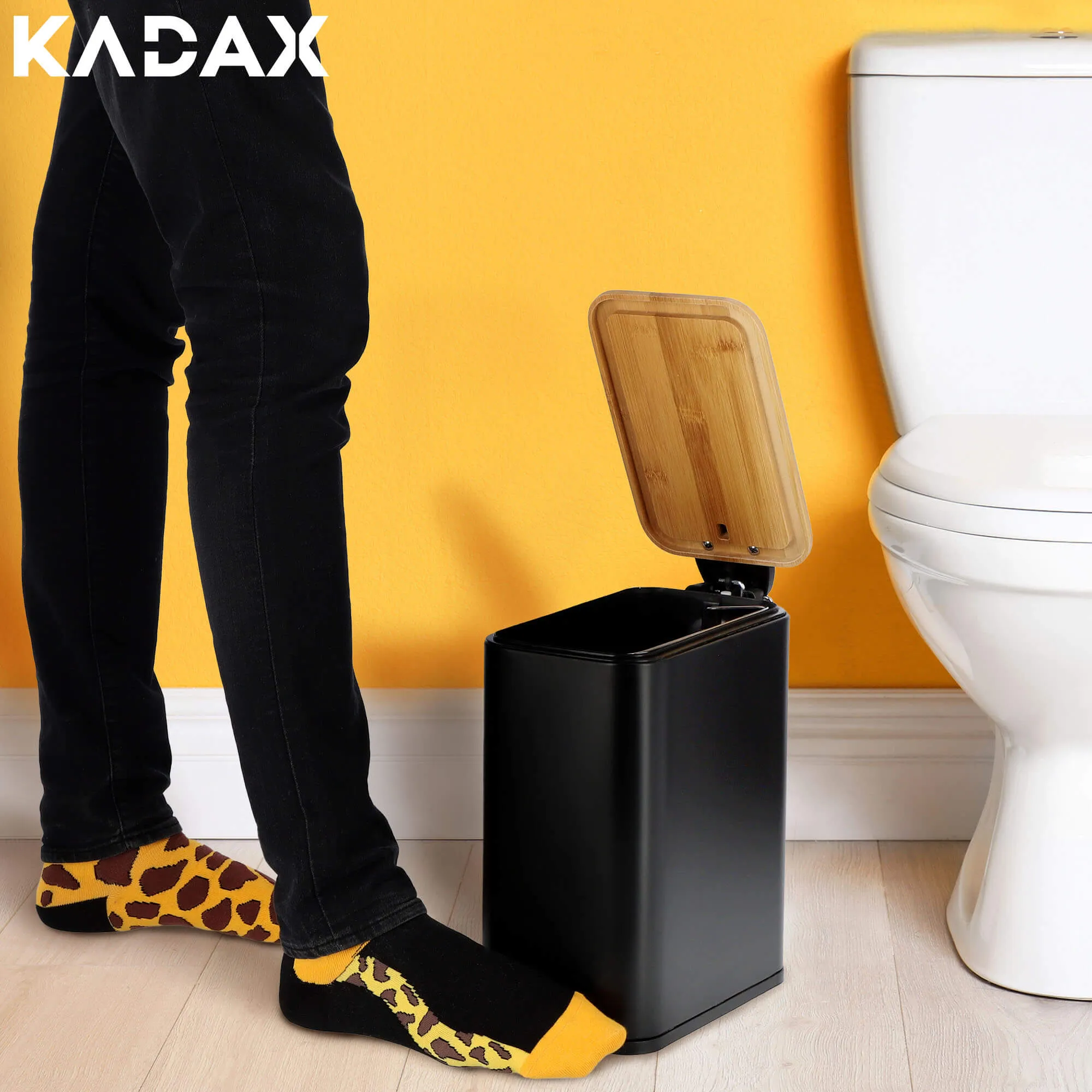 Šiukšliadėžė su bambukiniu dangčiu, 5 l, juoda