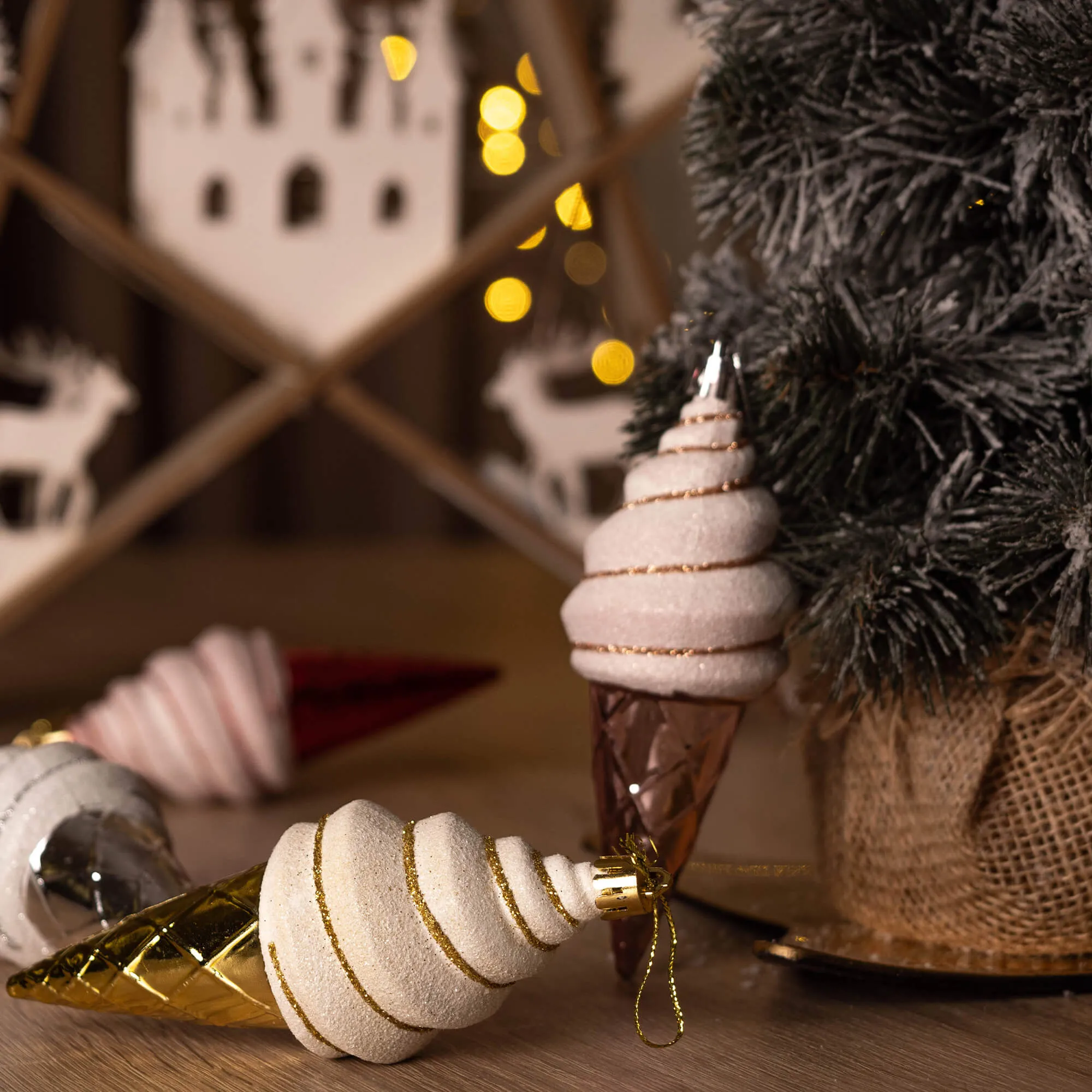 Abos kalėdinių eglutės papuošalų rinkinys, 4 vnt., ledai