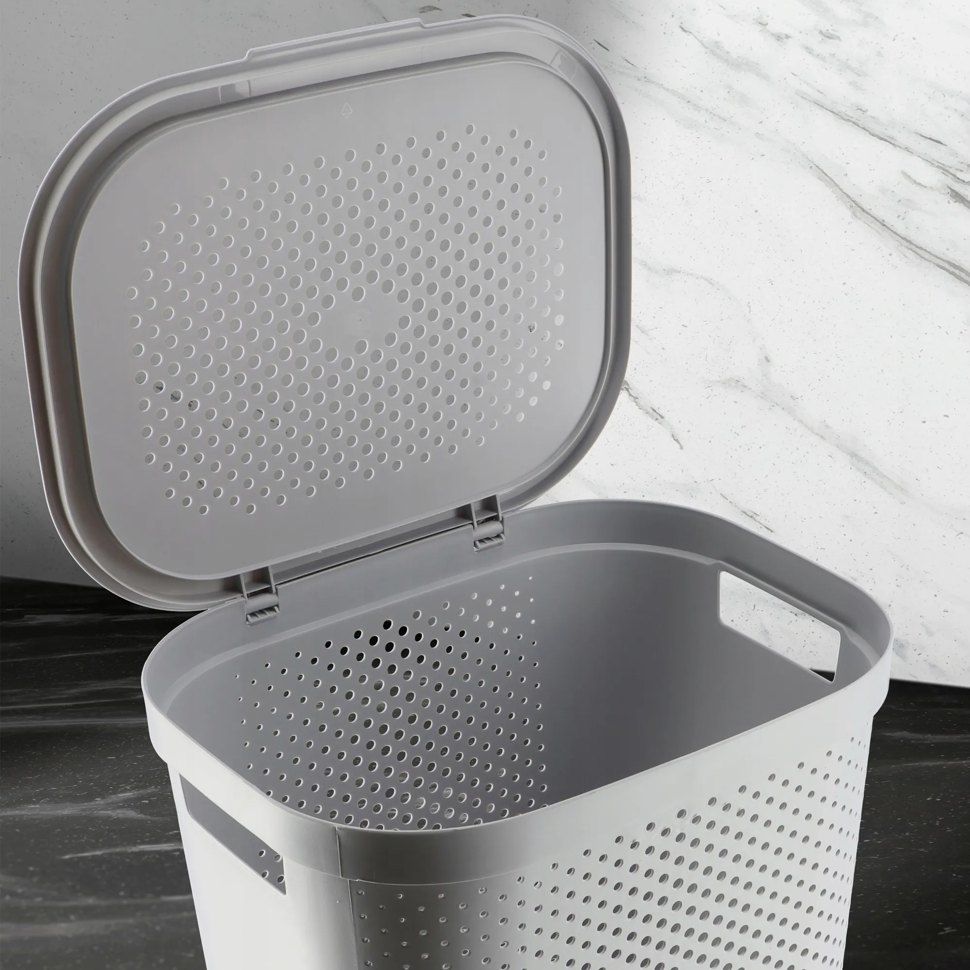 Curver Infinity 60L šviesiai pilka šiukšliadėžė su dangčiu