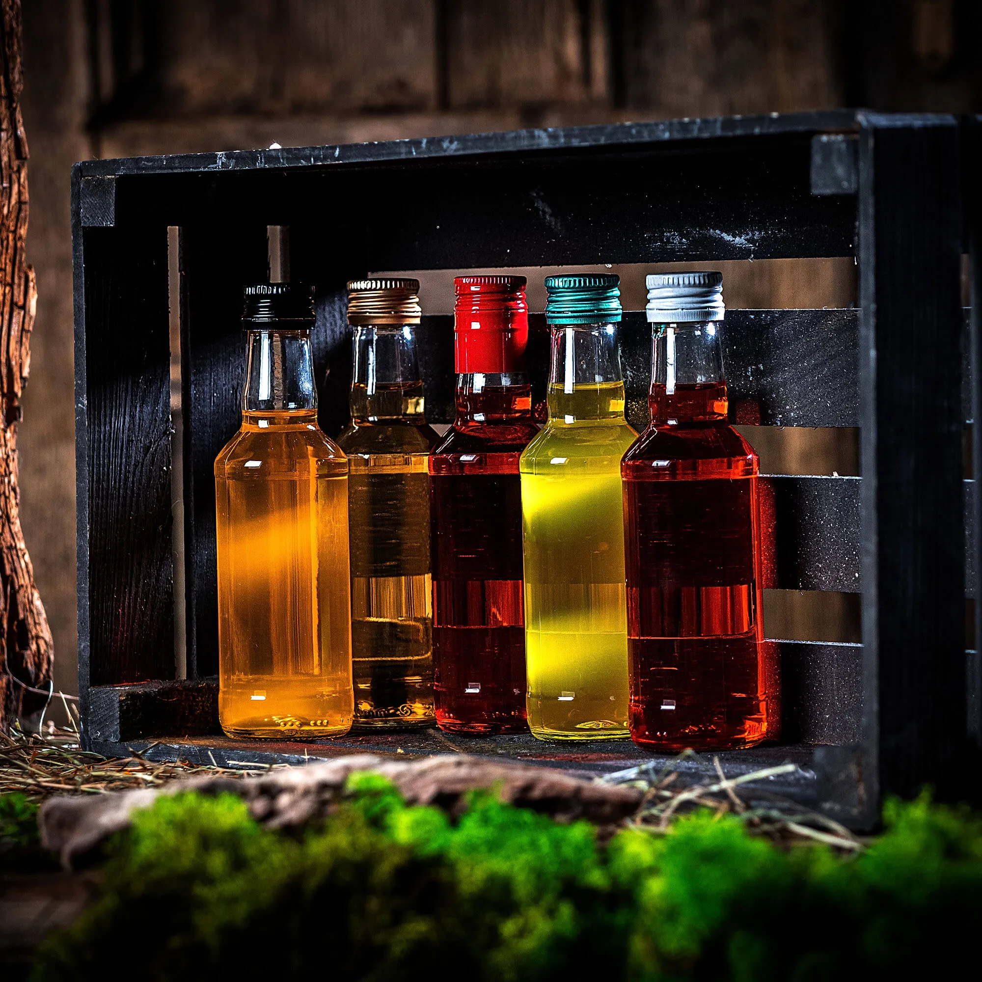 Monopol stikliniai buteliai 200 ml su ilgu auksiniu dangteliu, 100 vnt.