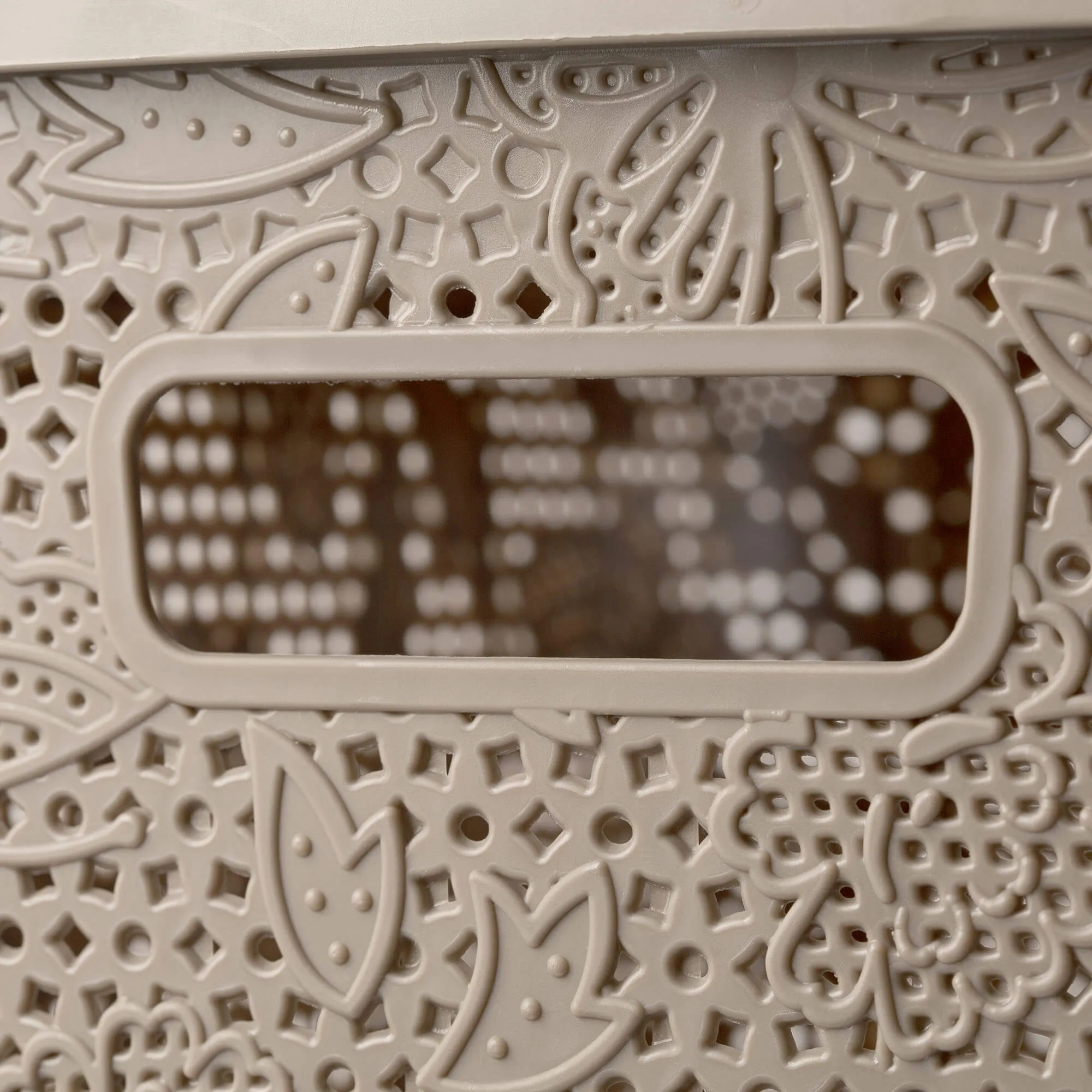 „Aglio“ 55 l krepšys su dangčiu apatiniams ir drabužiams, smėlio spalvos