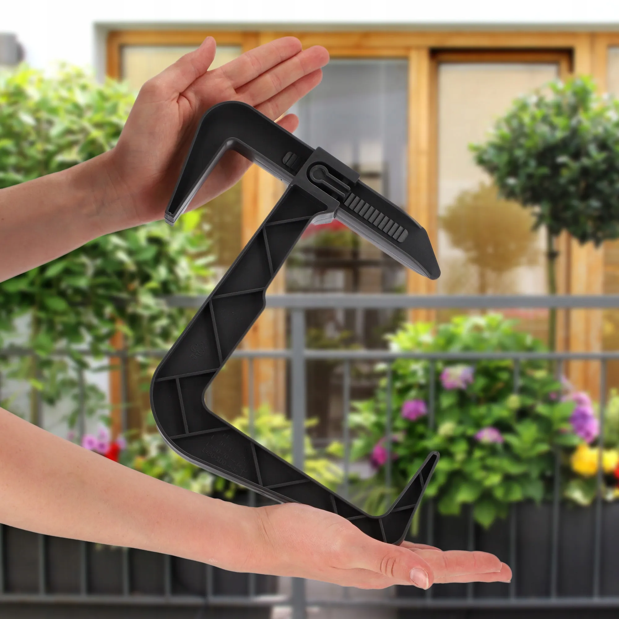 „Mosjo“ balkono vazono laikiklis