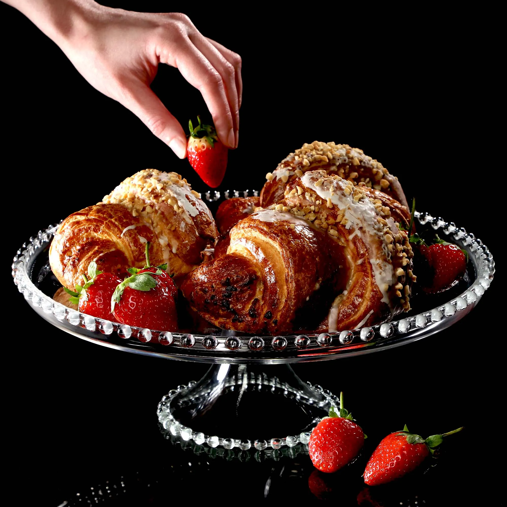 Assa torto stovas su dekoratyviniais rutuliukais 32 cm