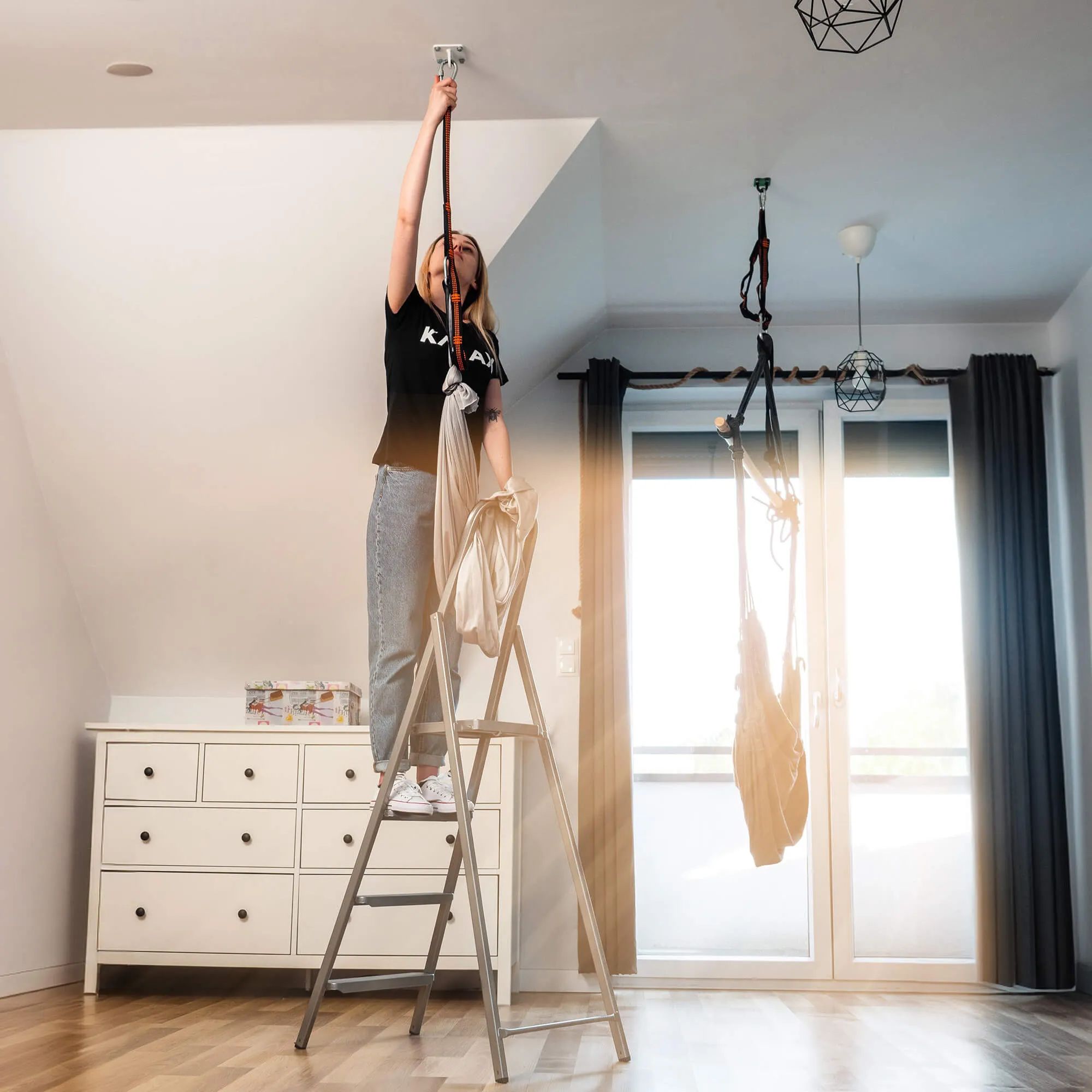 Plieninės kopėčios su platforma Ceriana 4 pakopų 125 kg