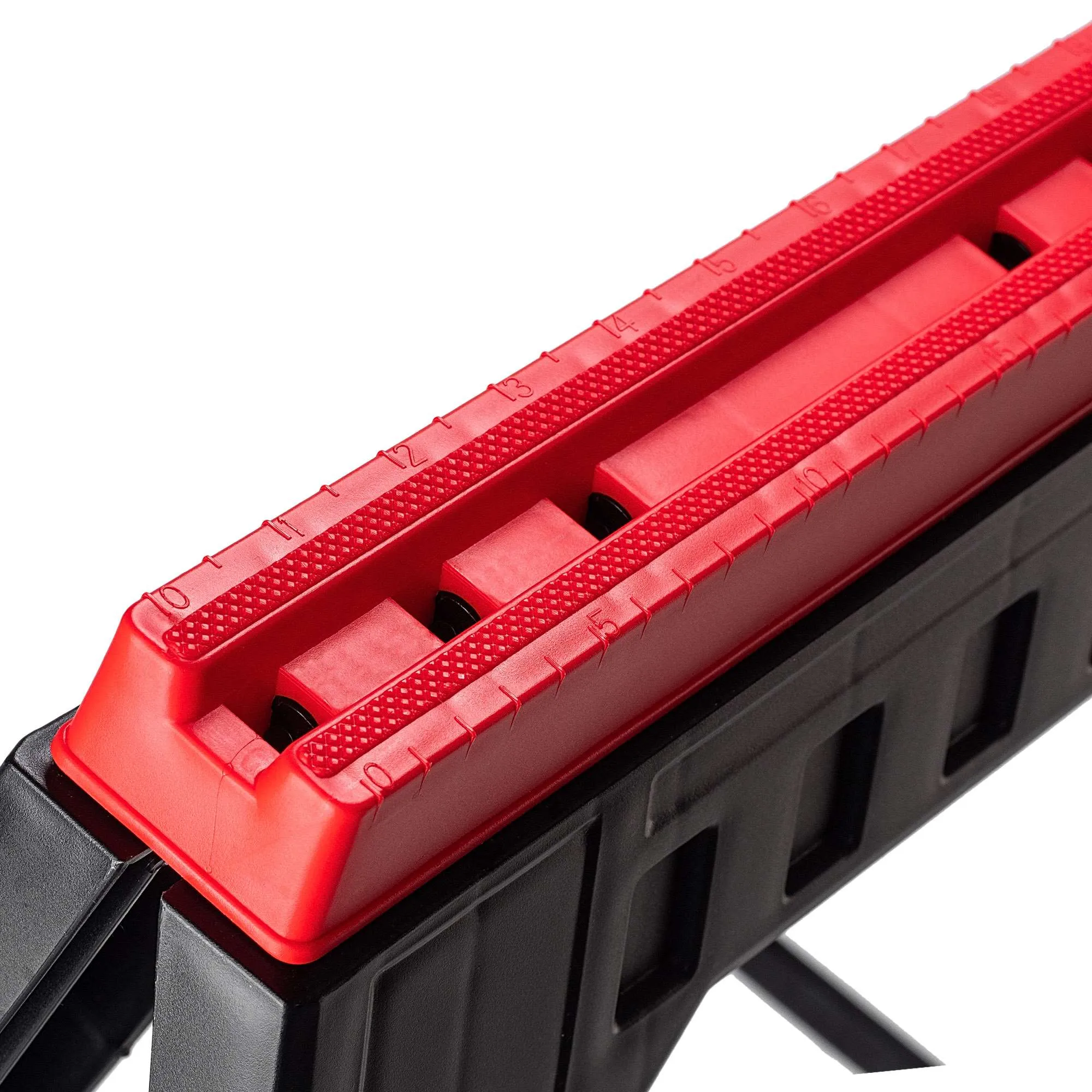 „Vervik“ dirbtuvių estakados, 77 cm, juodos ir raudonos spalvos, 2 vnt.