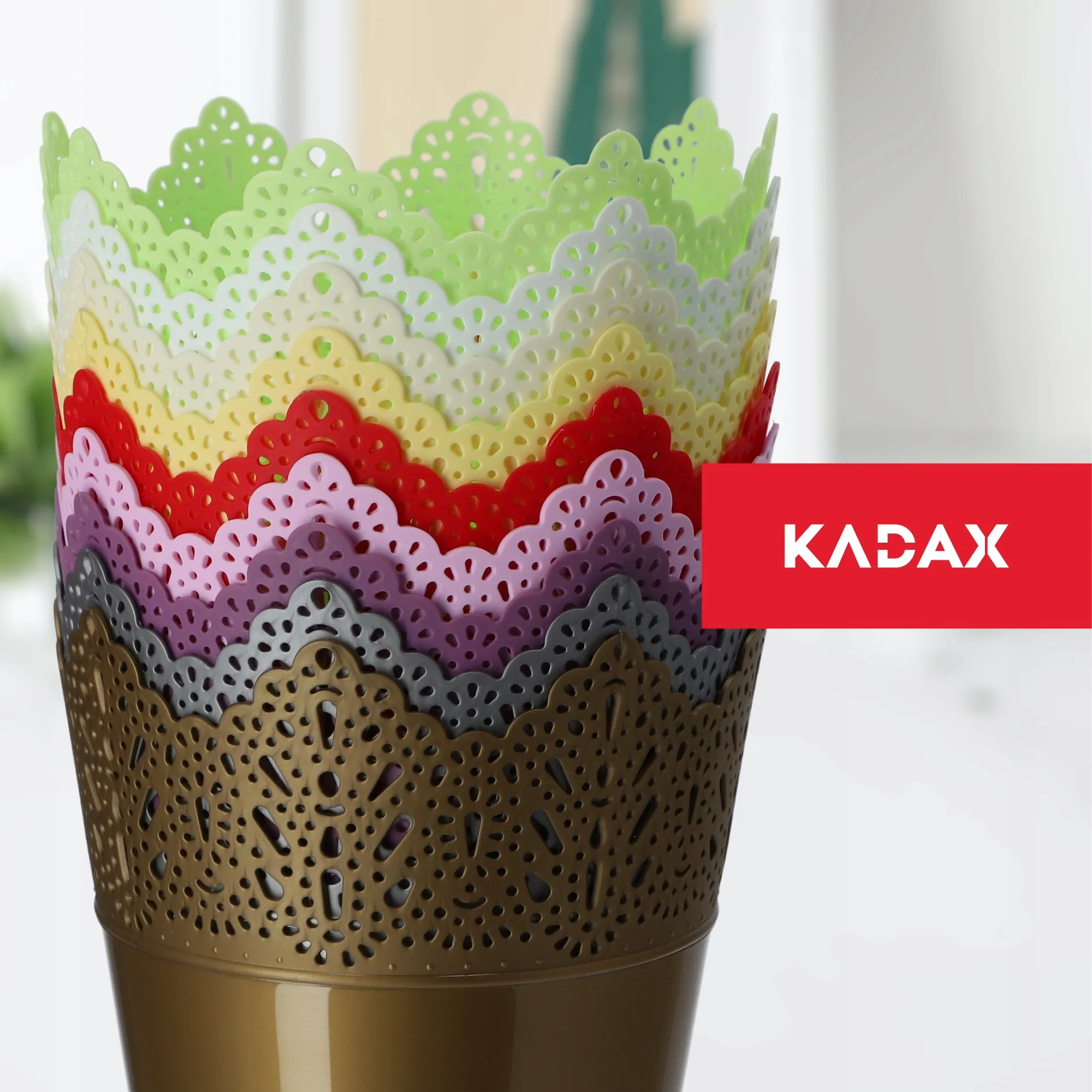 Calade gėlių vazonas su nėriniais 12 x 15 cm