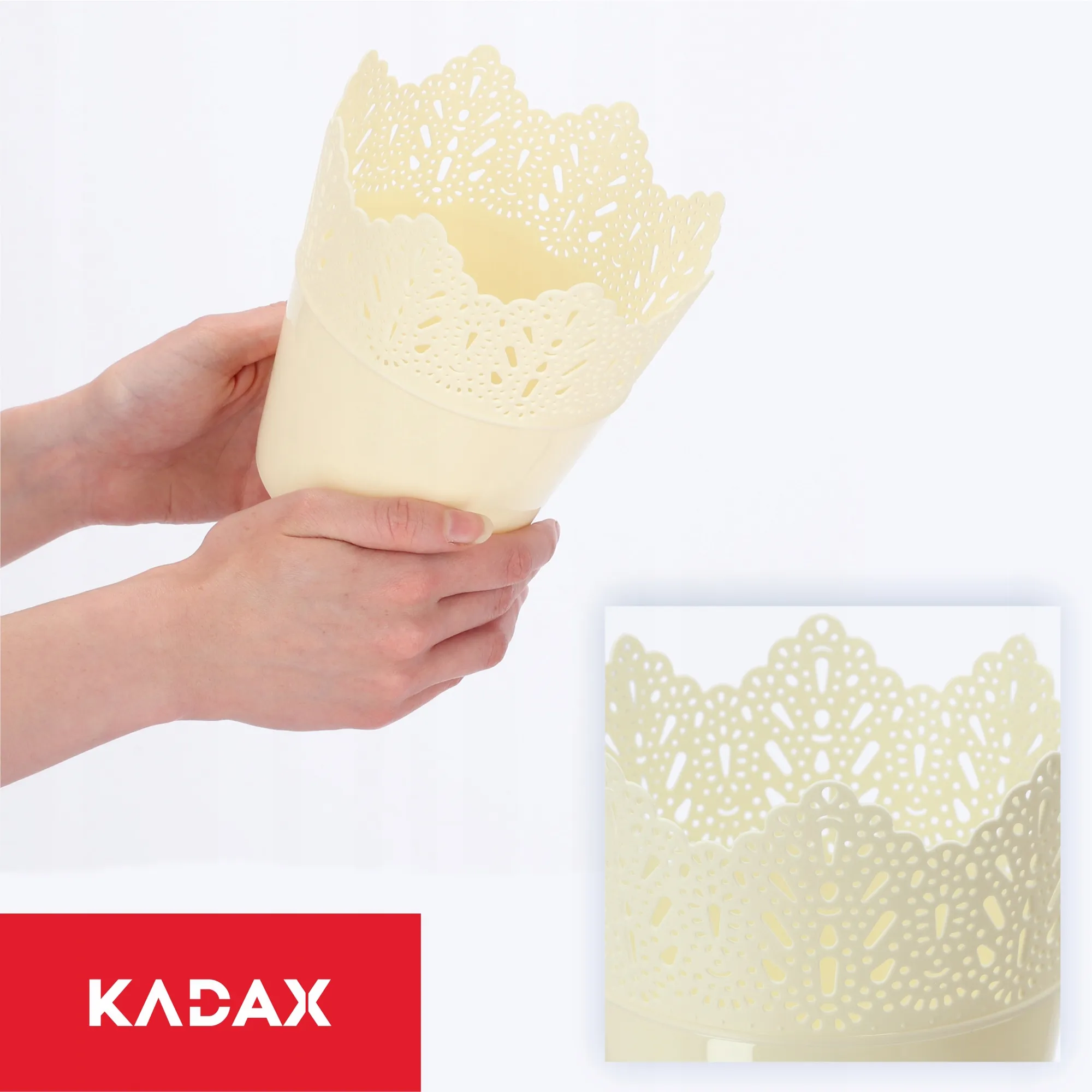 Calade gėlių vazonas su nėriniais 14 x 15 cm kreminės spalvos