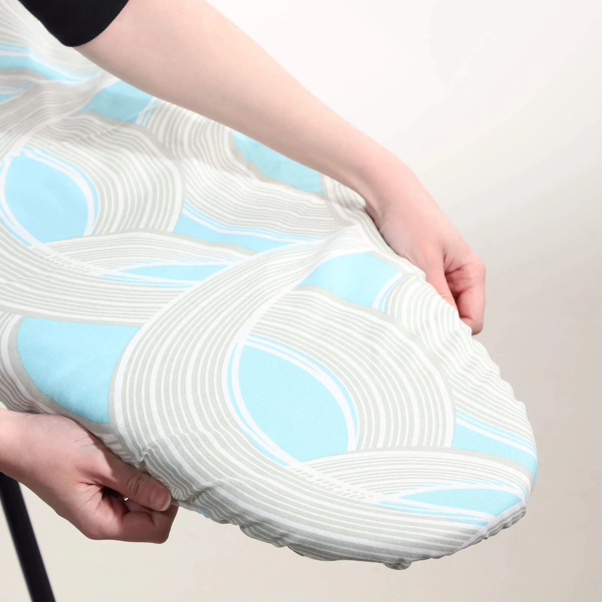 Etoto lyginimo lentos užvalkalas 110x34cm, tamprus, pilkos linijos