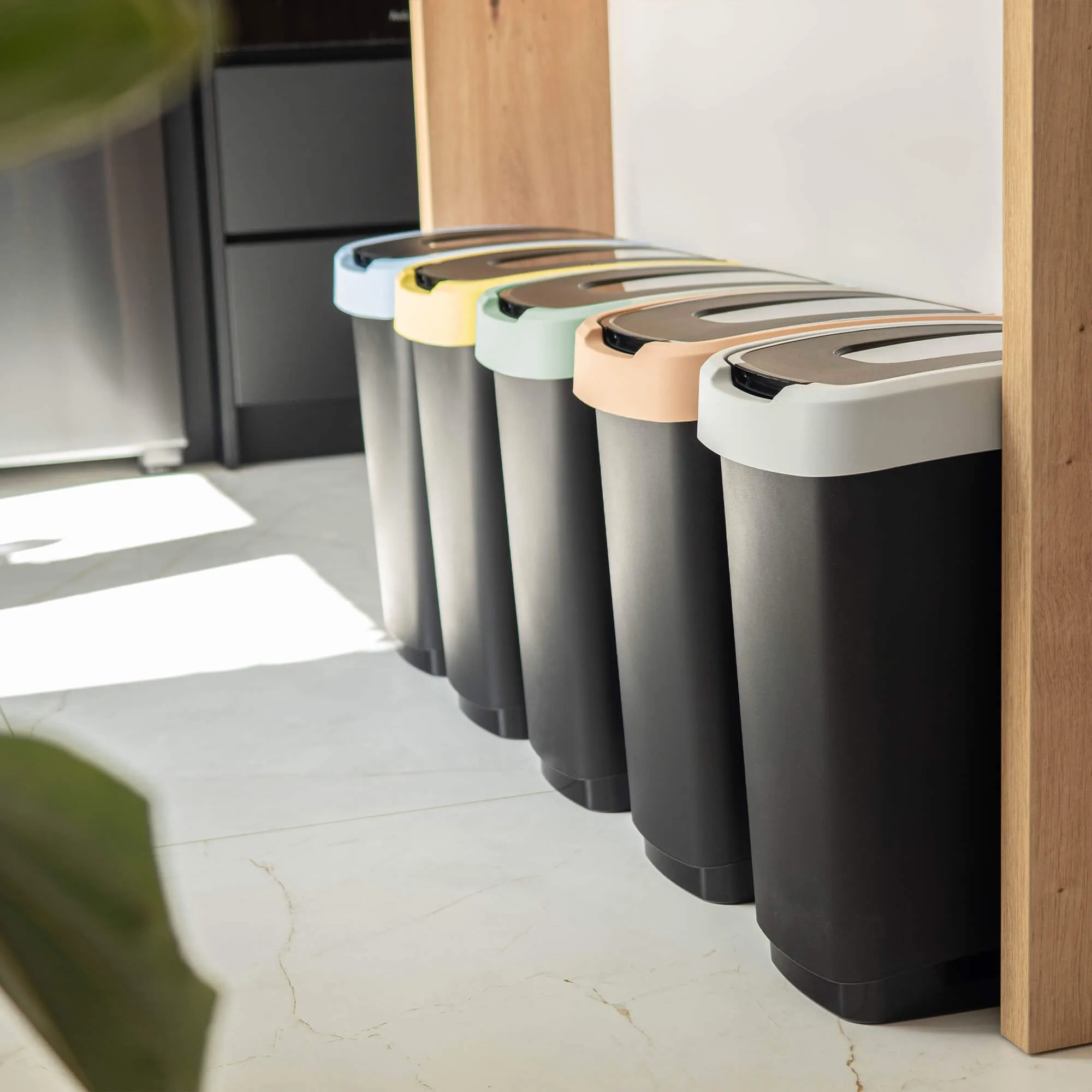 Morin 25 l talpos šiukšliadėžių su besisukančiu dangčiu rinkinys, 5 vnt.