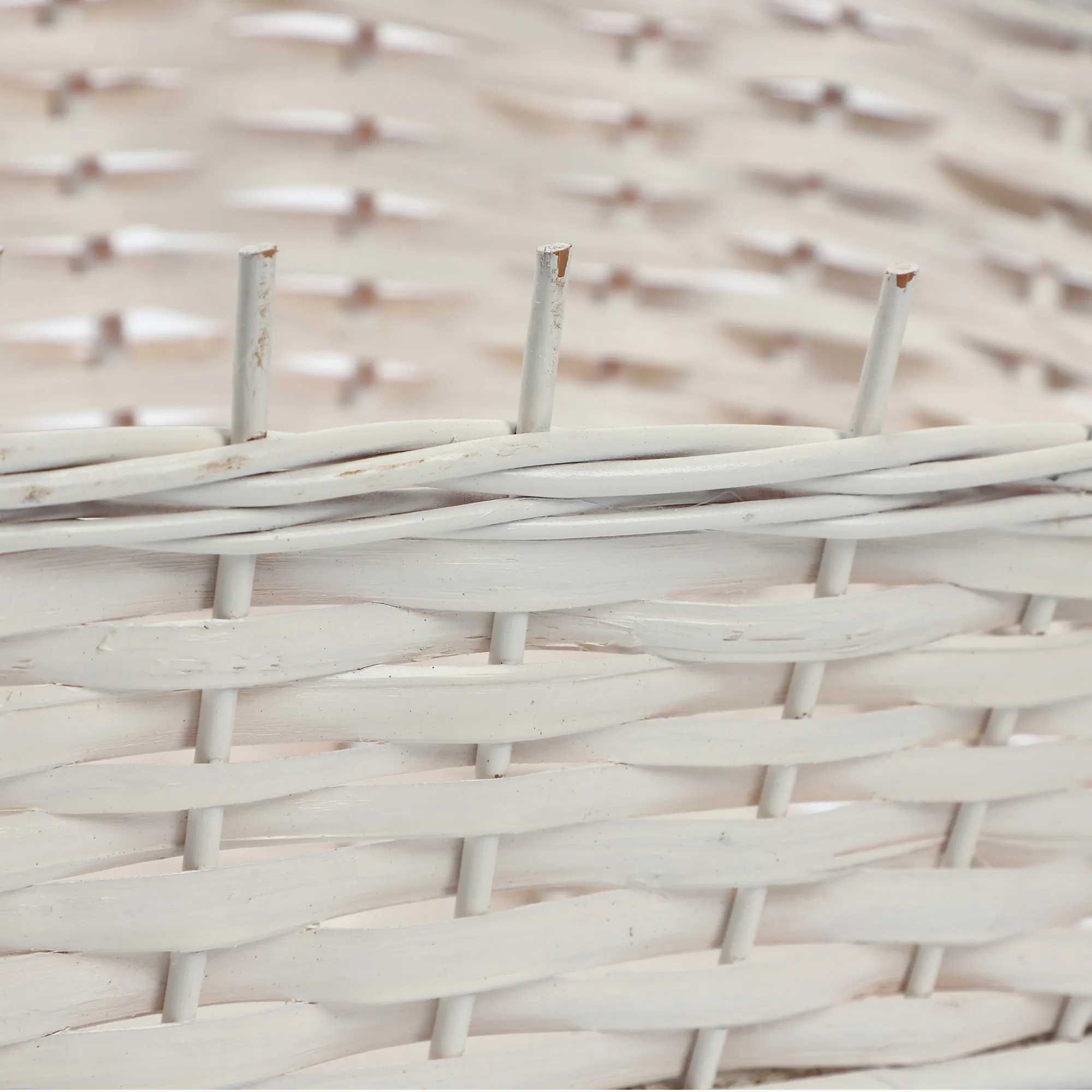 „Mede“ pinti dovanų krepšeliai, balti, vidutinio dydžio