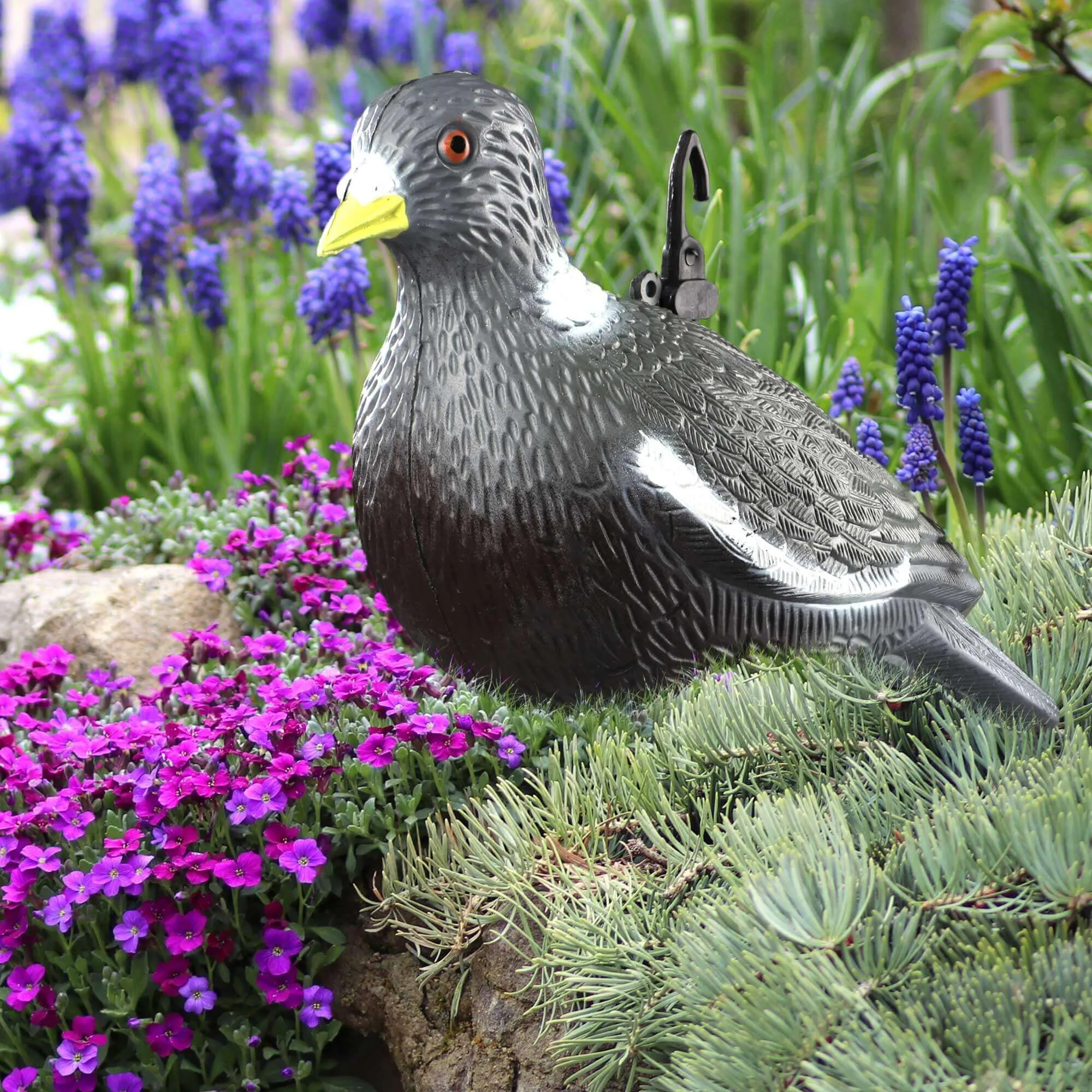 Balandžio figūrėlė su smeigtuku 16 x 32 cm
