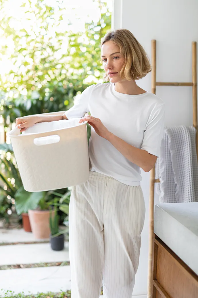 Curver Softex 45L kreminės spalvos lyginimo krepšelis