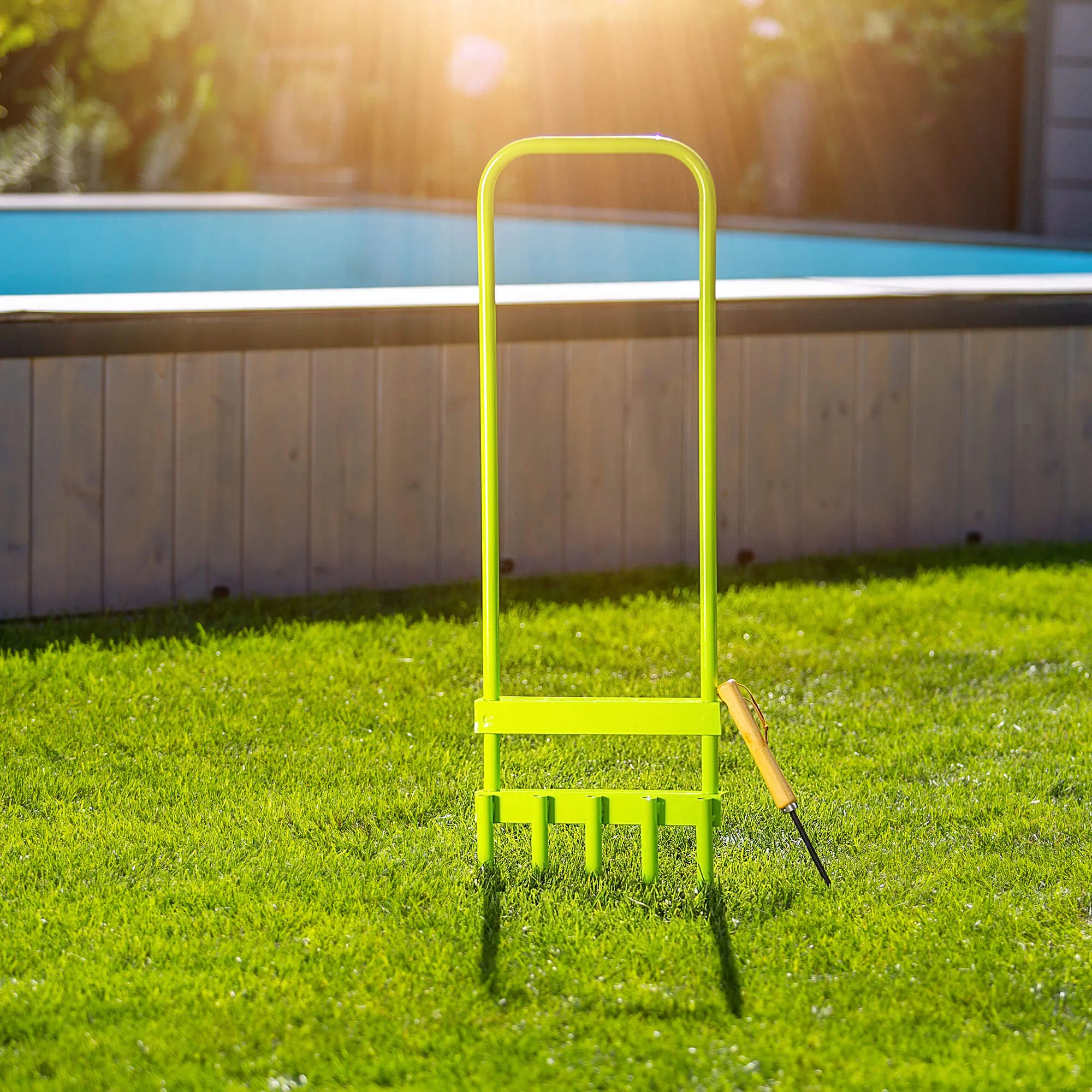 Adum rankinis vamzdinis vejos aeratorius, 90 x 30 cm, plieno žalios spalvos