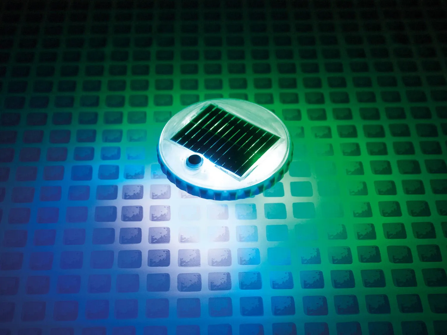 Plaukiojanti saulės energija varoma LED lempa INTEX 28695 - nuotrauka 1