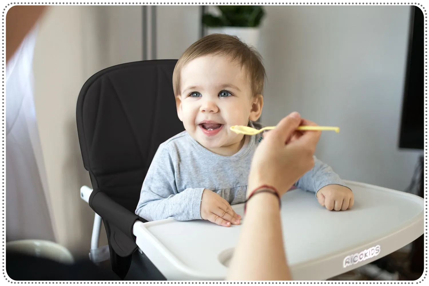 Nuco maitinimo kėdutė, juoda - nuotrauka 1